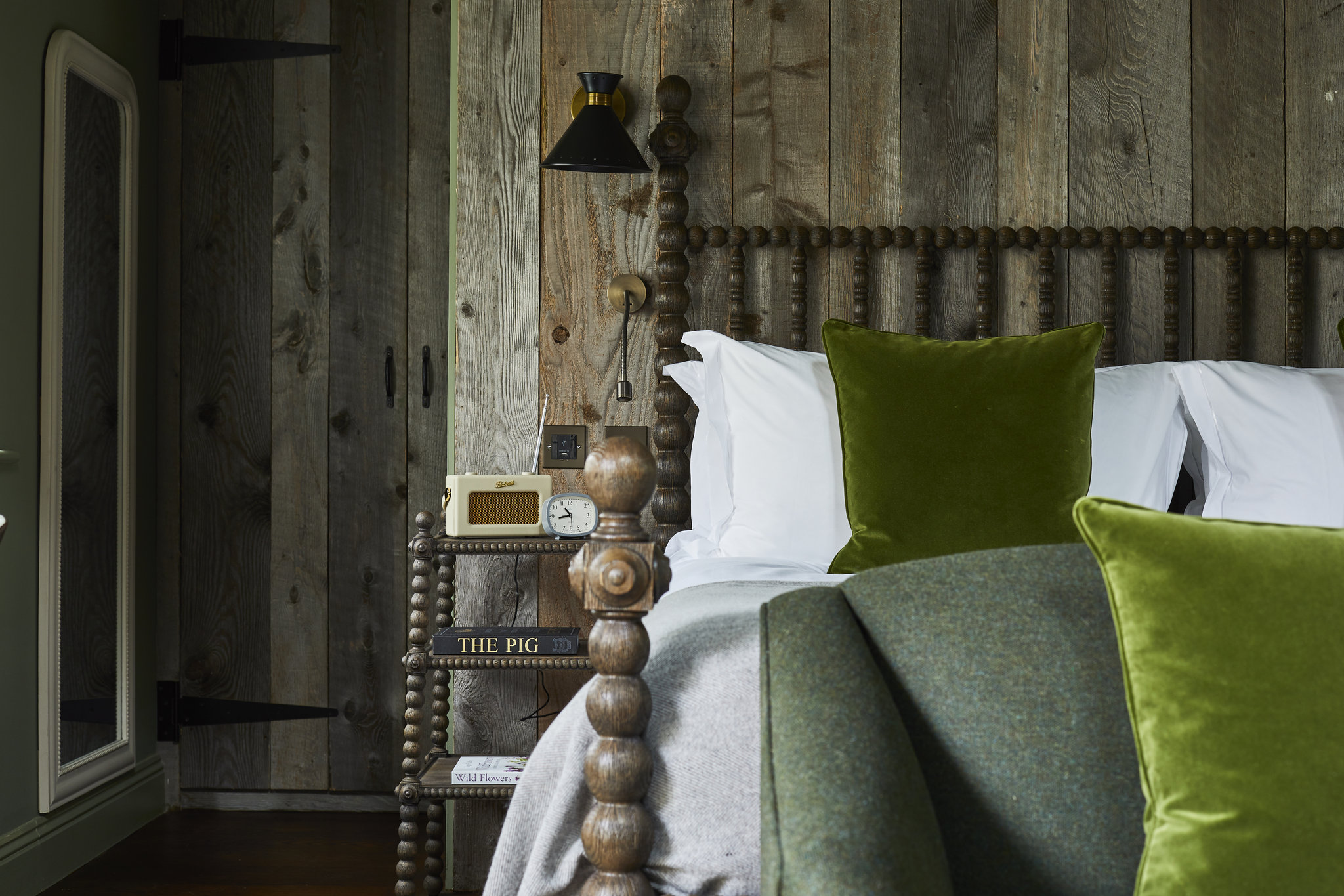 Stableyard_Room2_S
