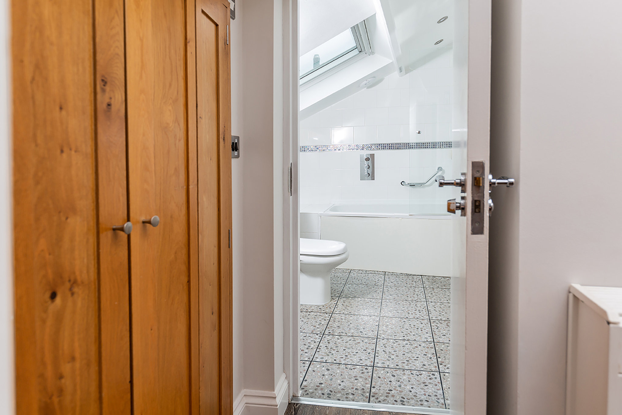 Superior_Double_Bathroom_S