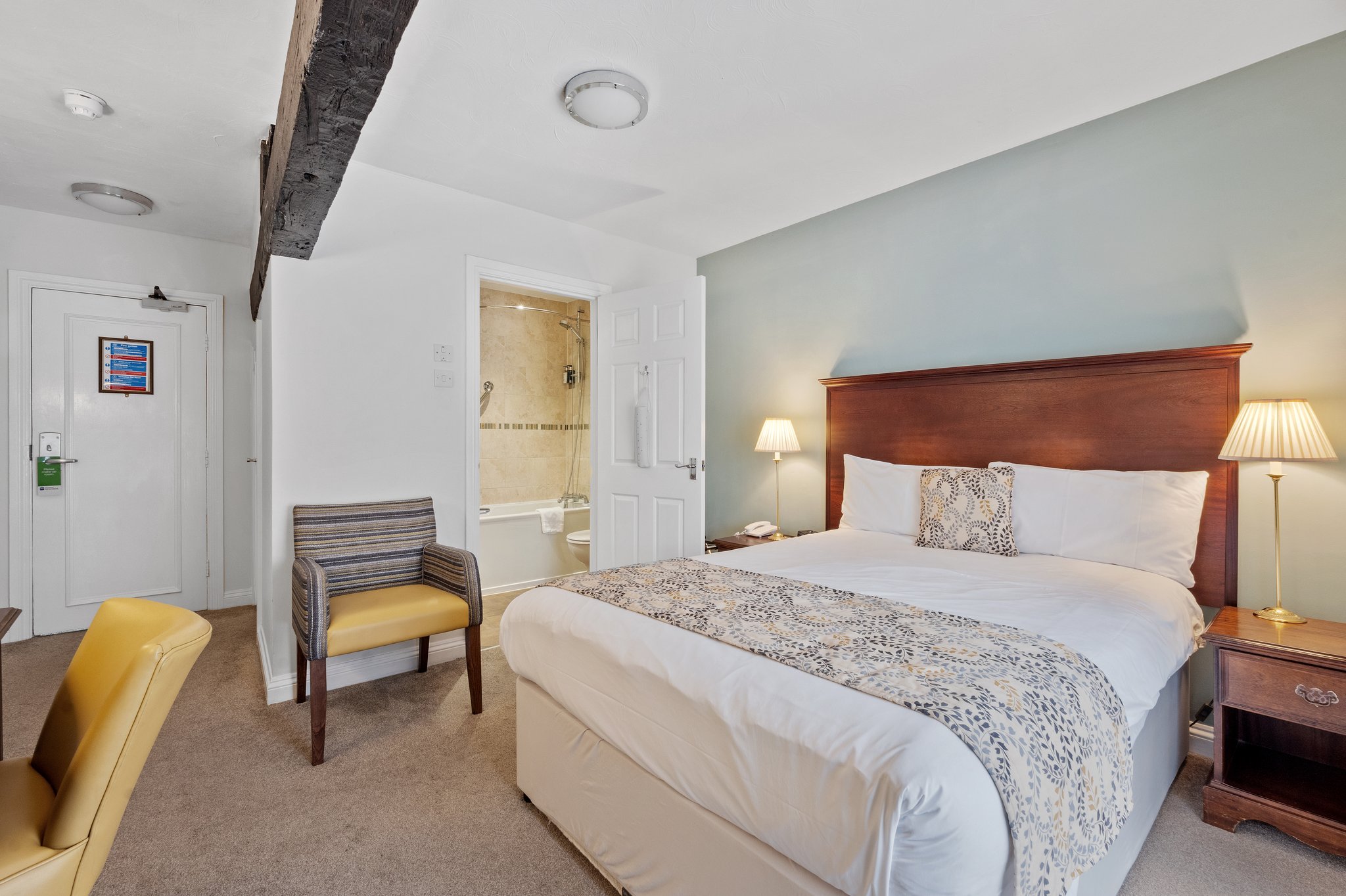Standard_Double_Bedroom2_S