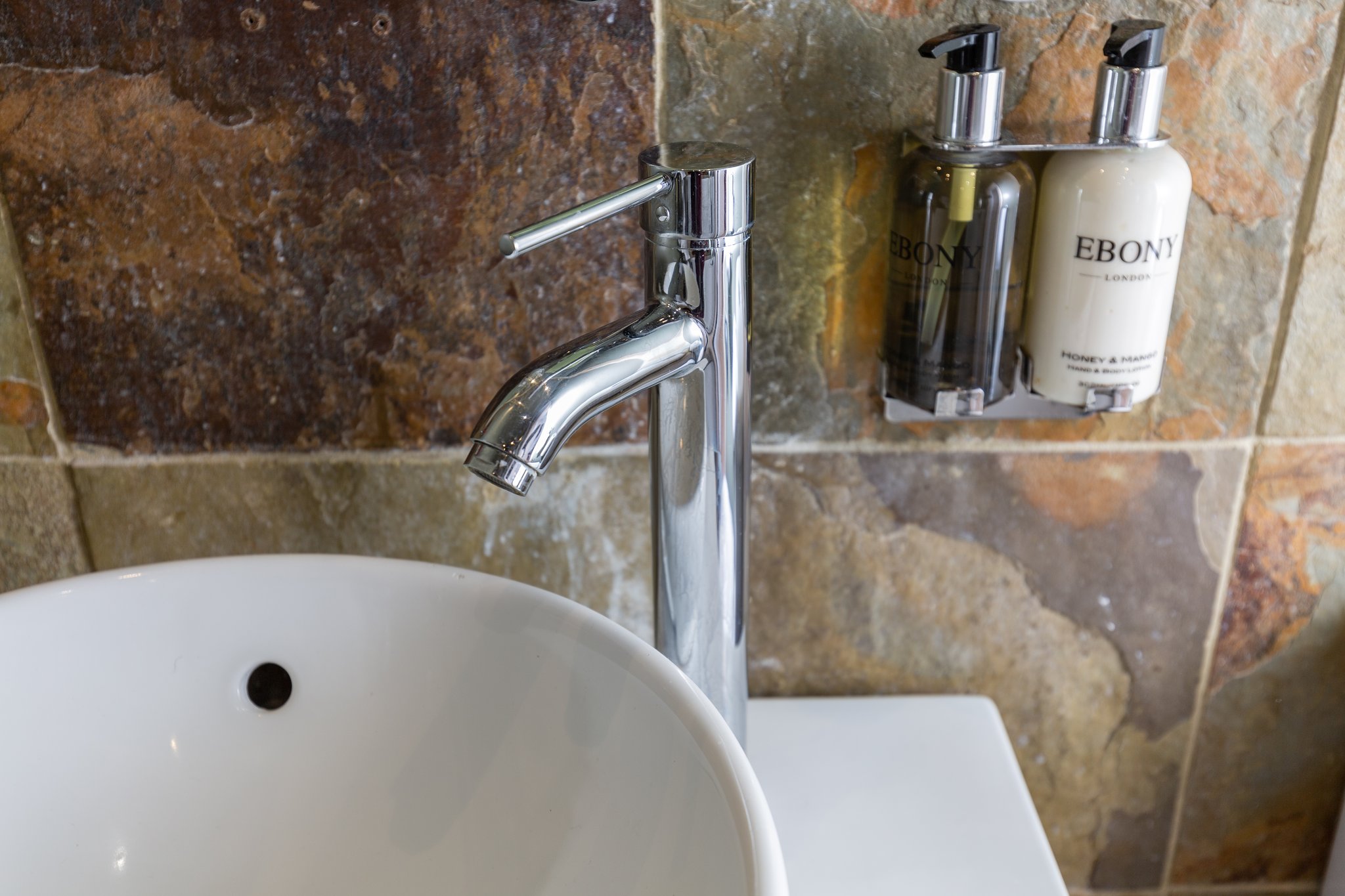 The_Willows_Bathroom5_S