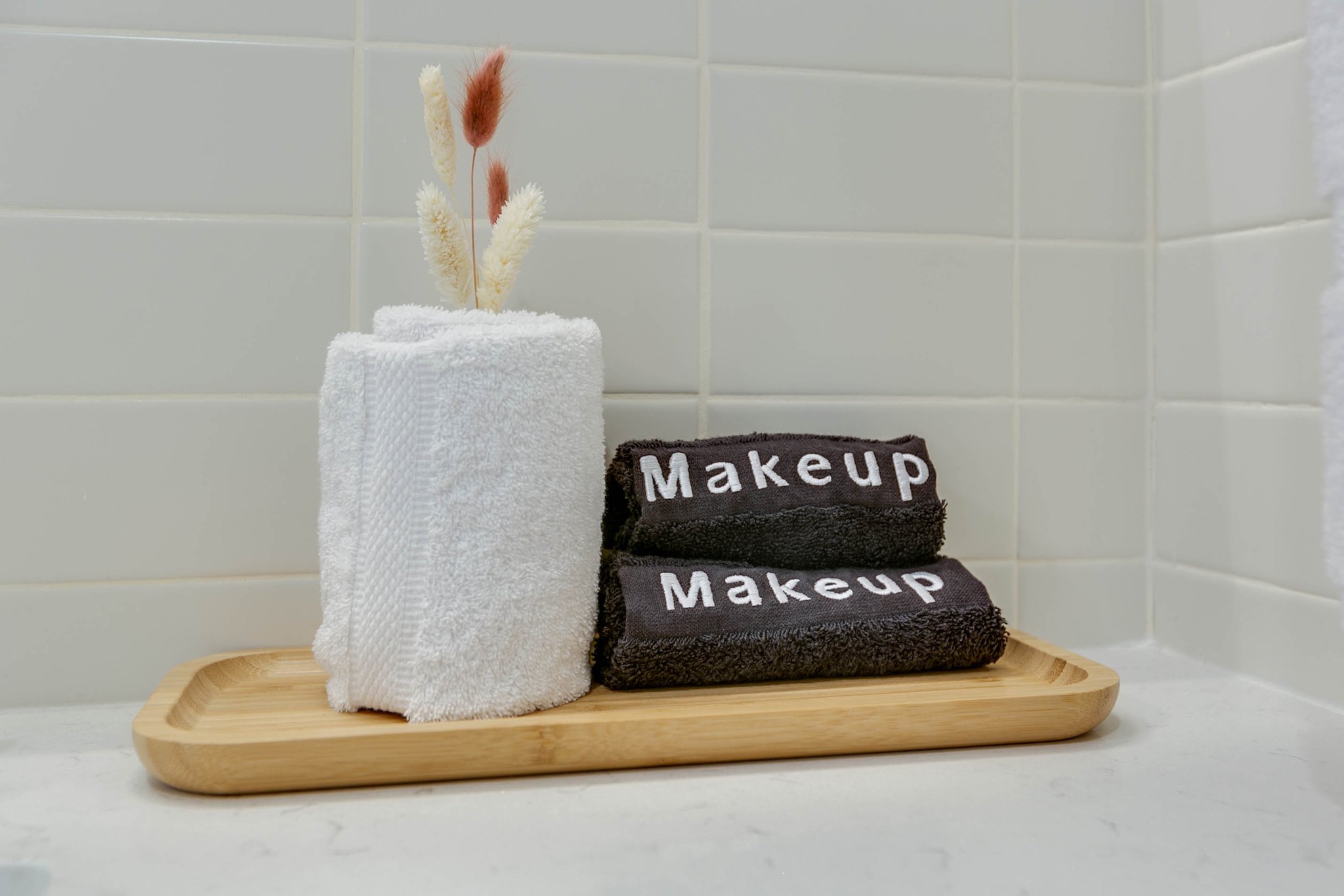 Deluxe_Room_Two_Queen_Beds_Bathroom_Amenities_S