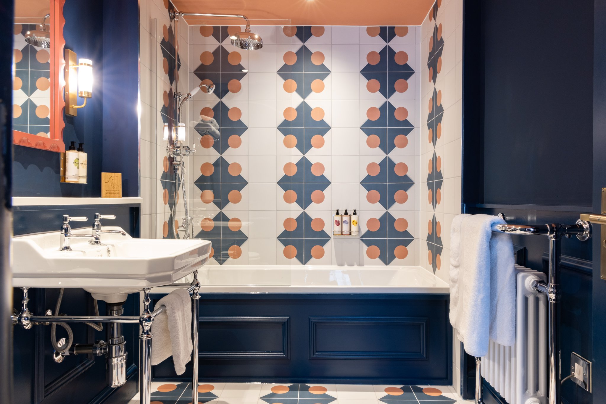 Fancy_Bathroom_S