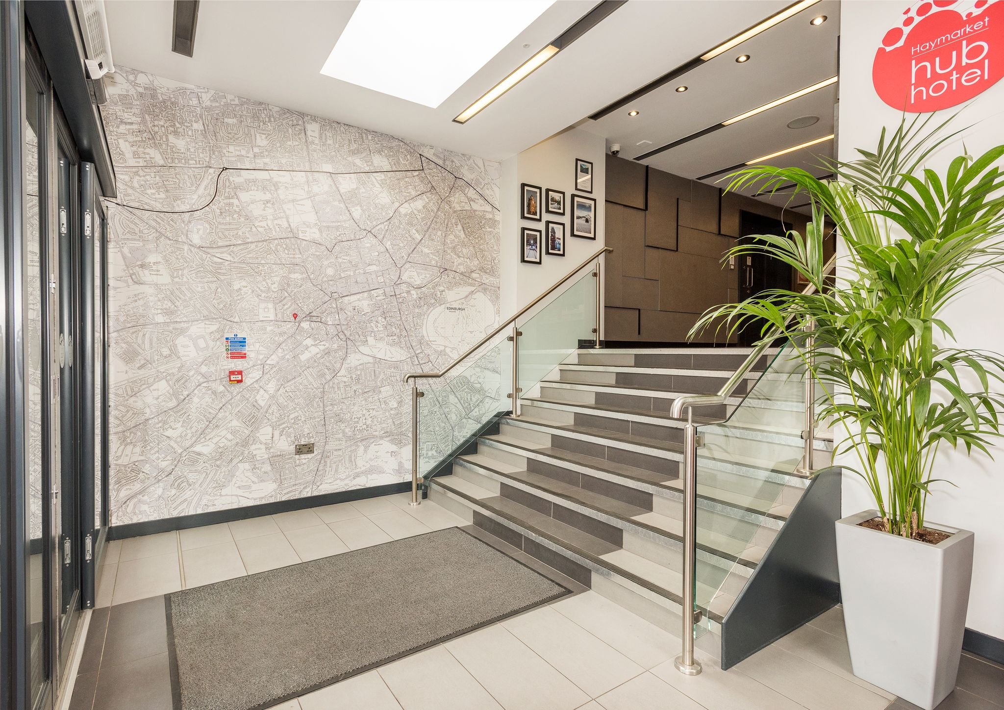 Entrance1_S