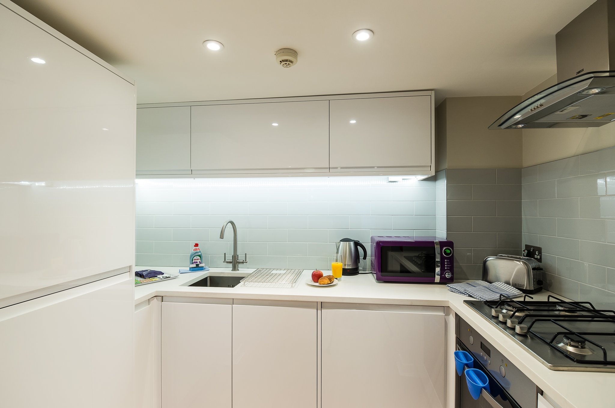 Two_Bed_Apartment_Kitchen_S