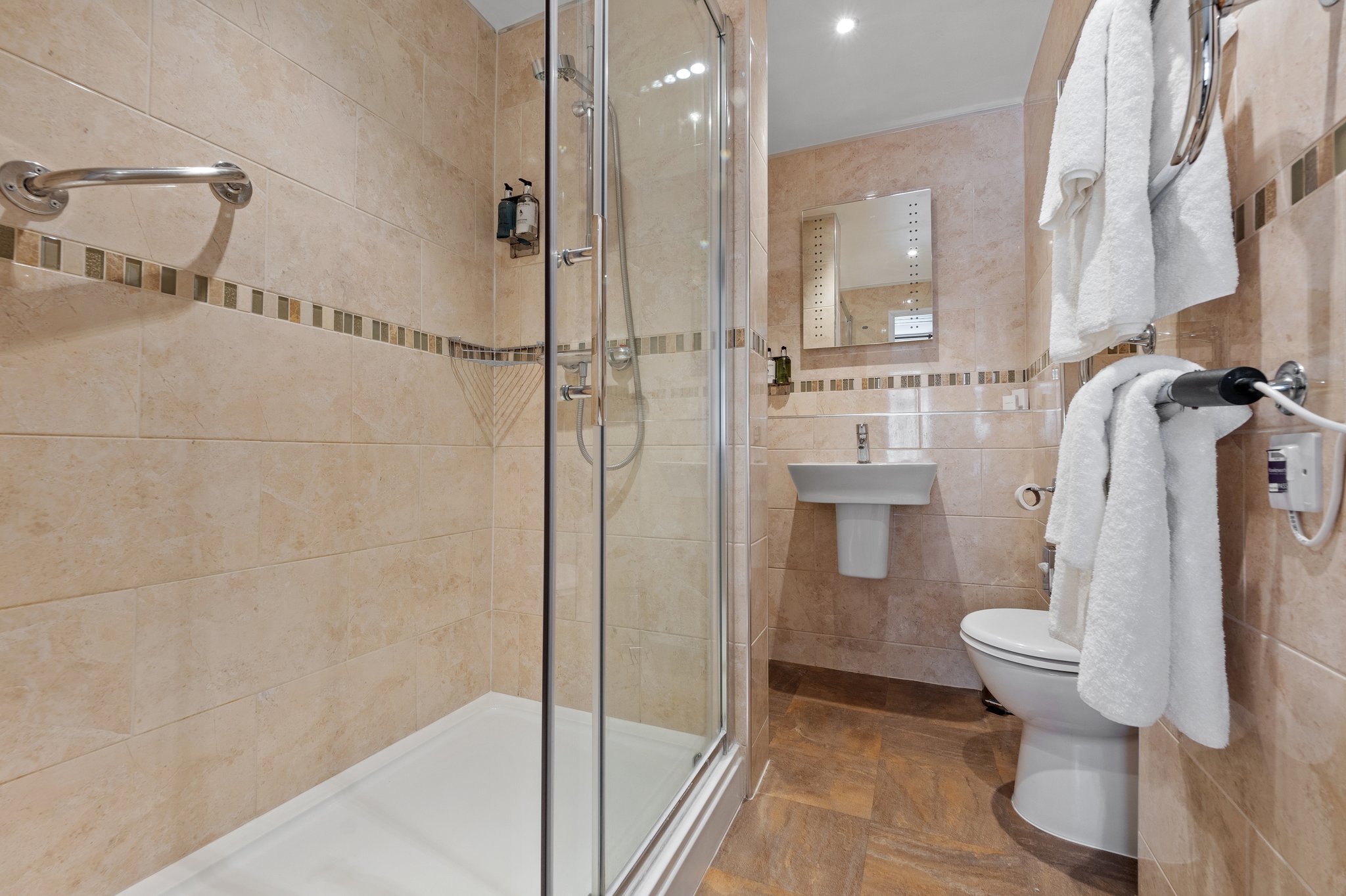 Standard_Bathroom_S