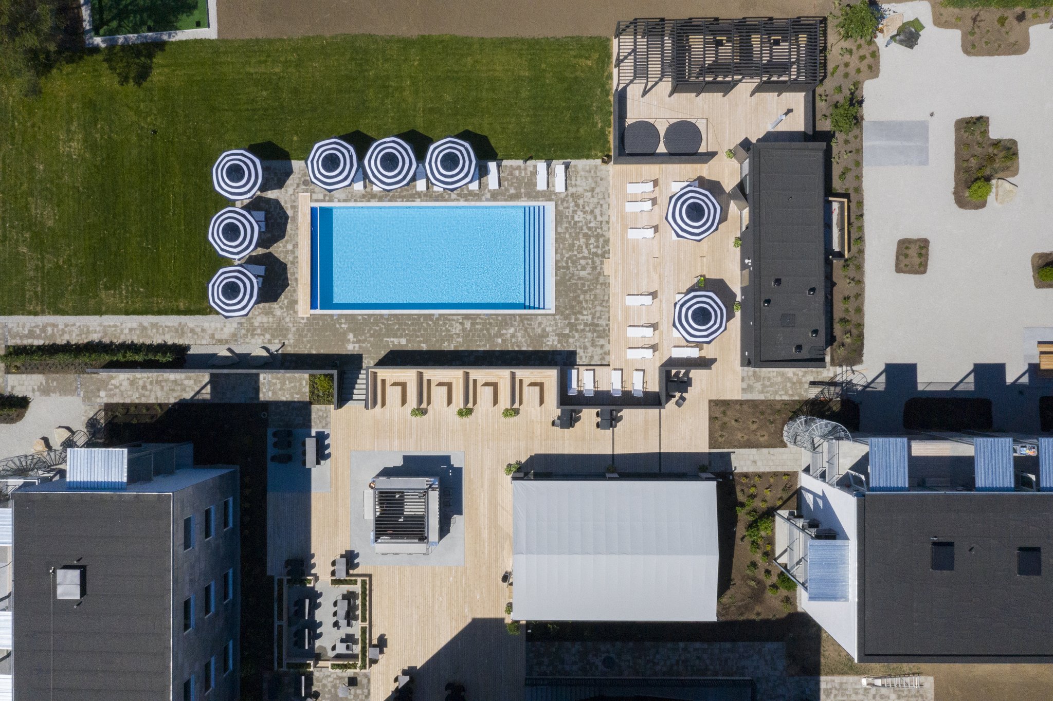 Exterior-24_S