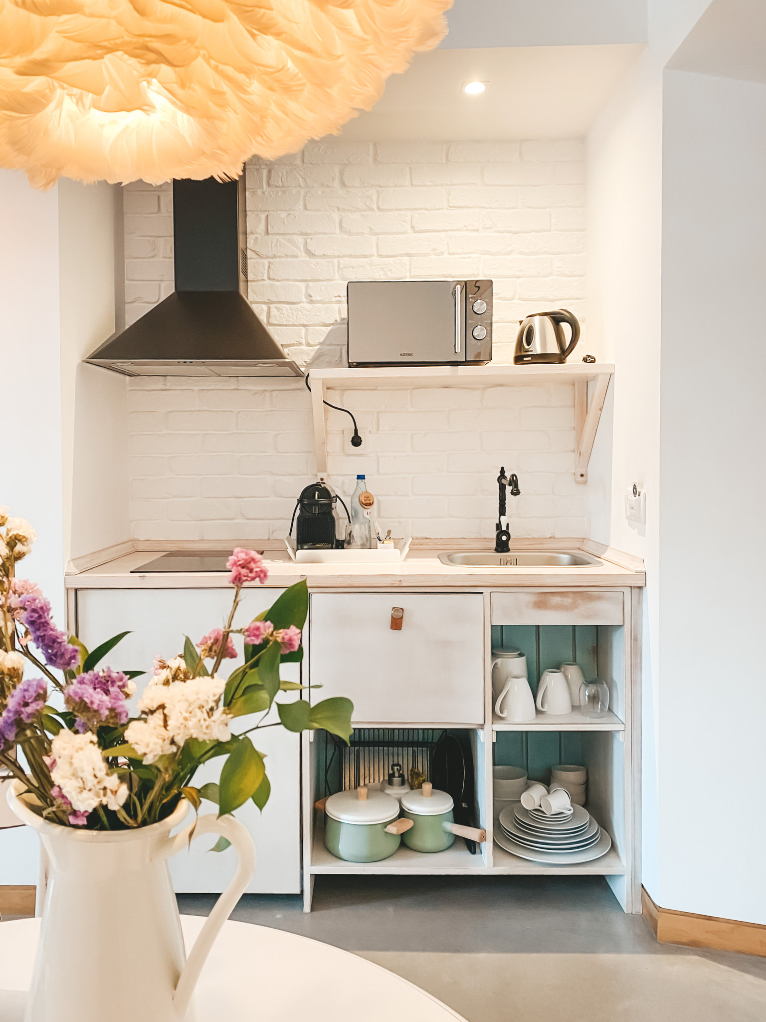 suite_charming_kitchen_S