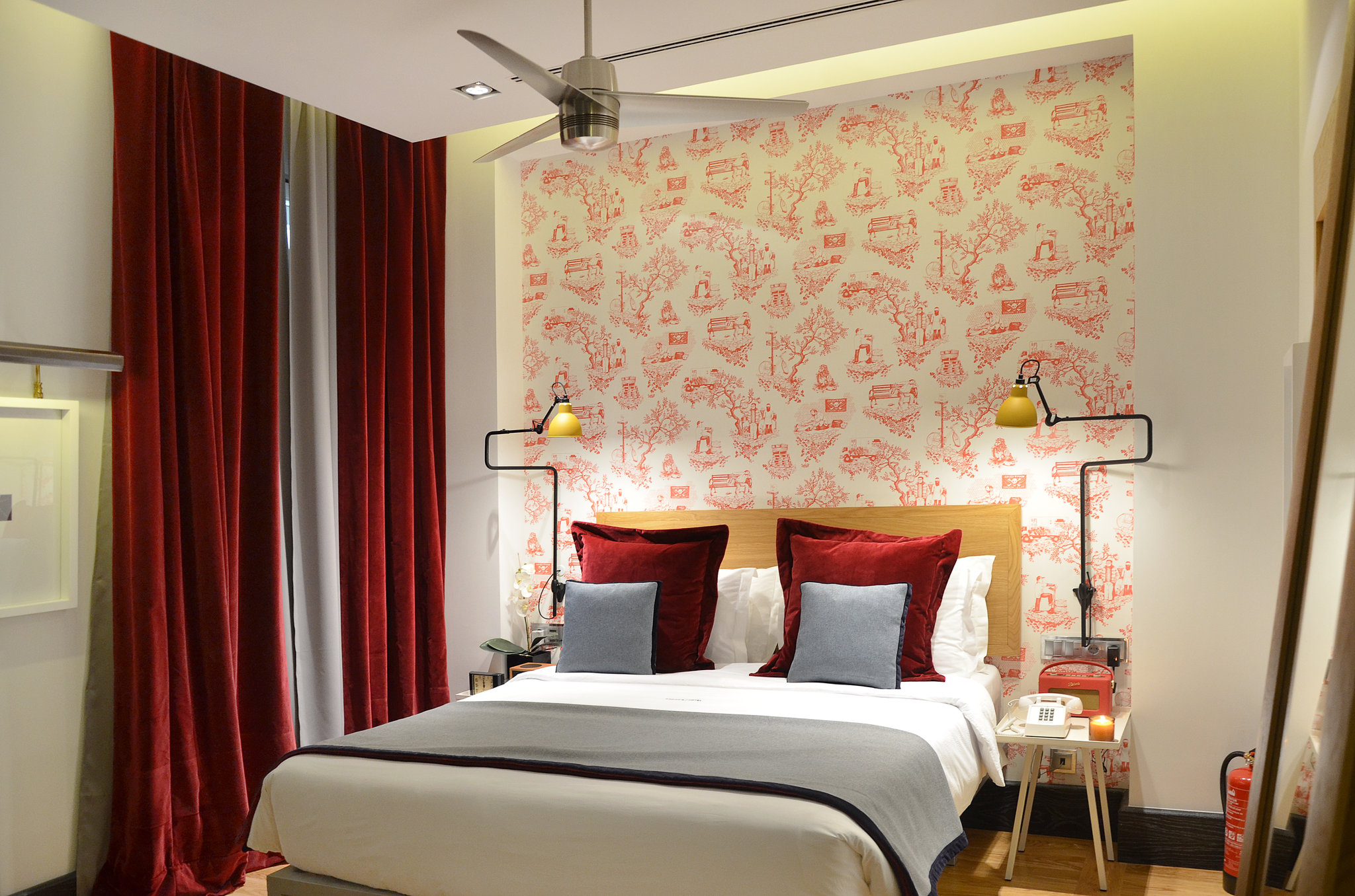 Small_Room_Interior_View21_S