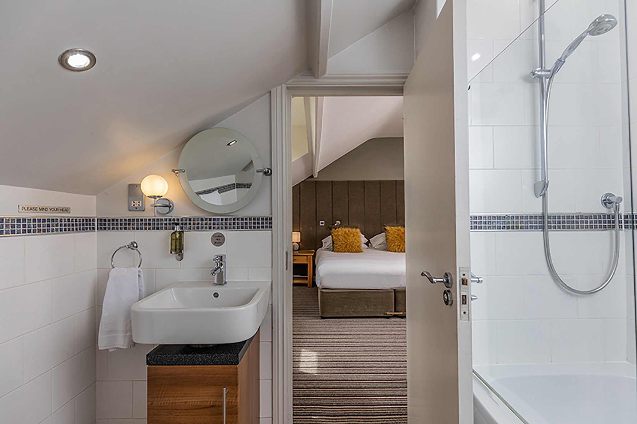 Executive_Double_Bathroom_S