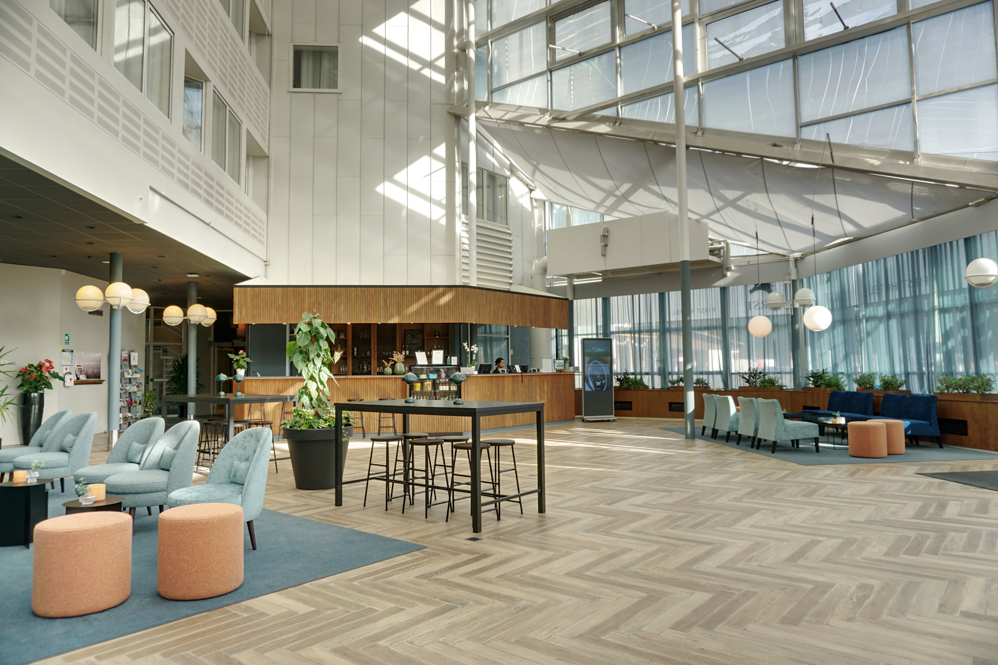 Lobby-25_S