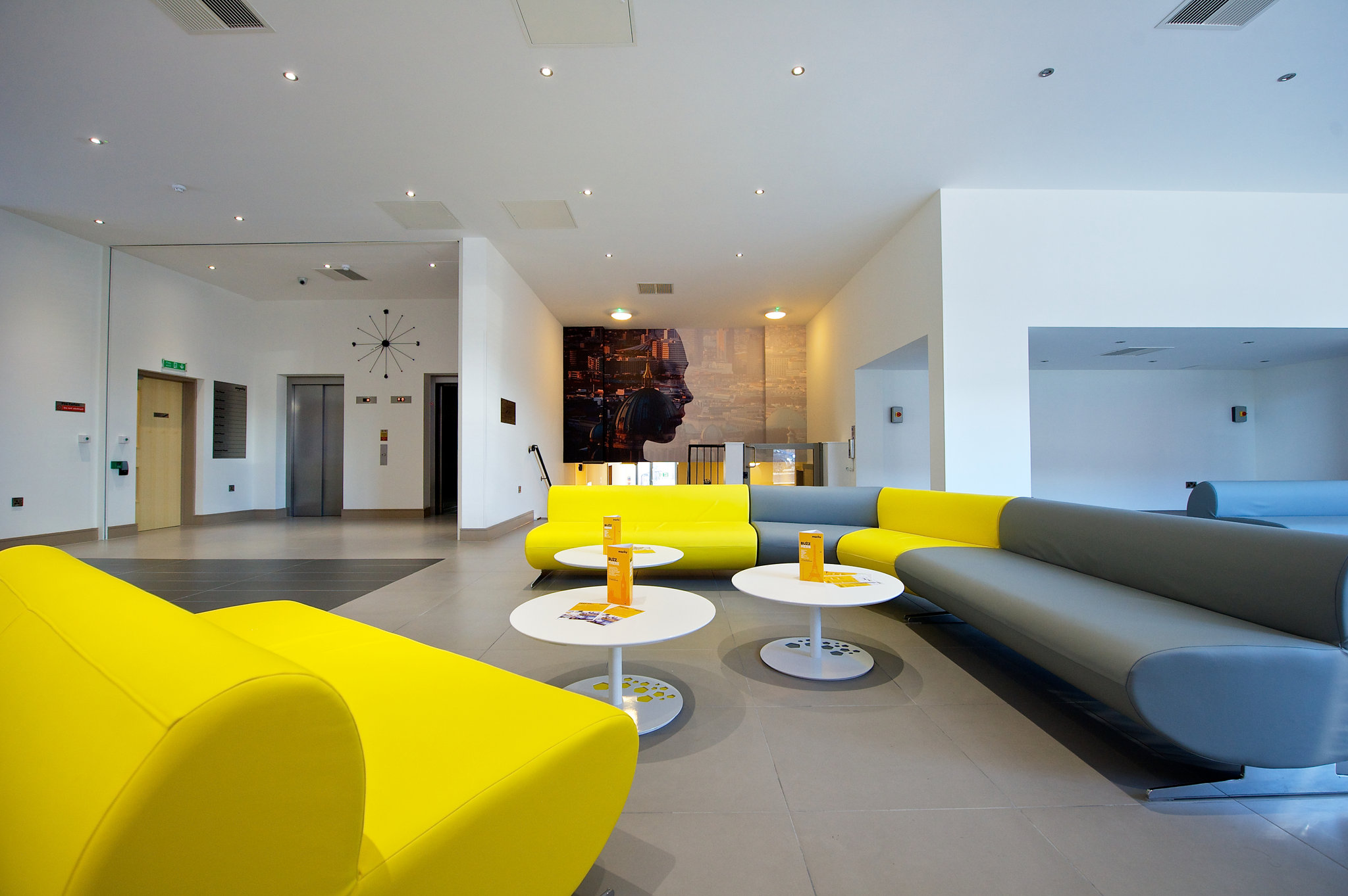 Lobby_S
