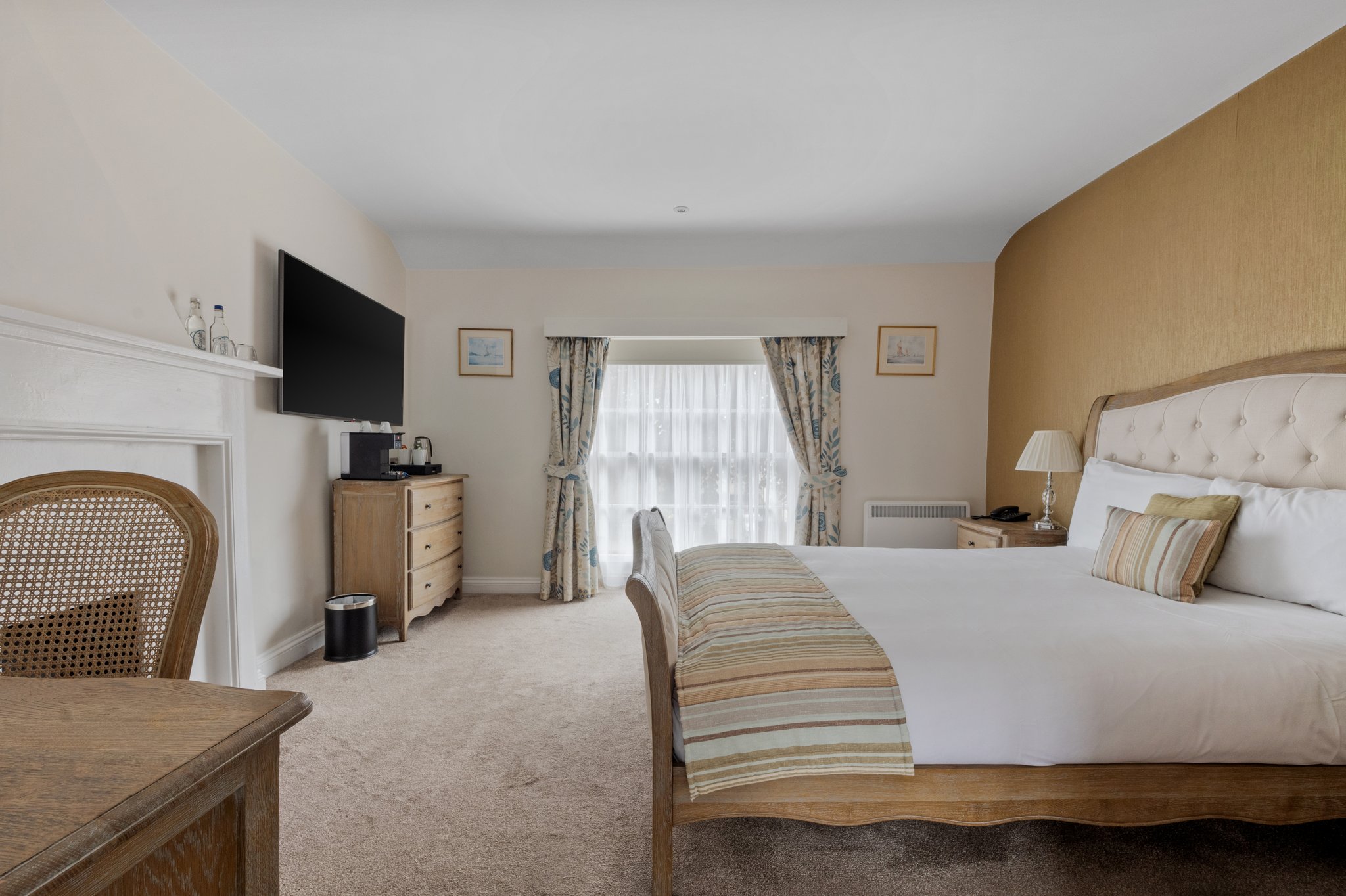 Superior_Bedroom2_S