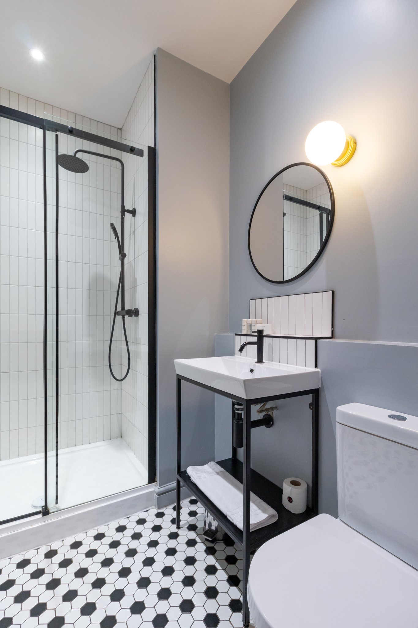 Three_Bed_Apartment_Bathroom_S