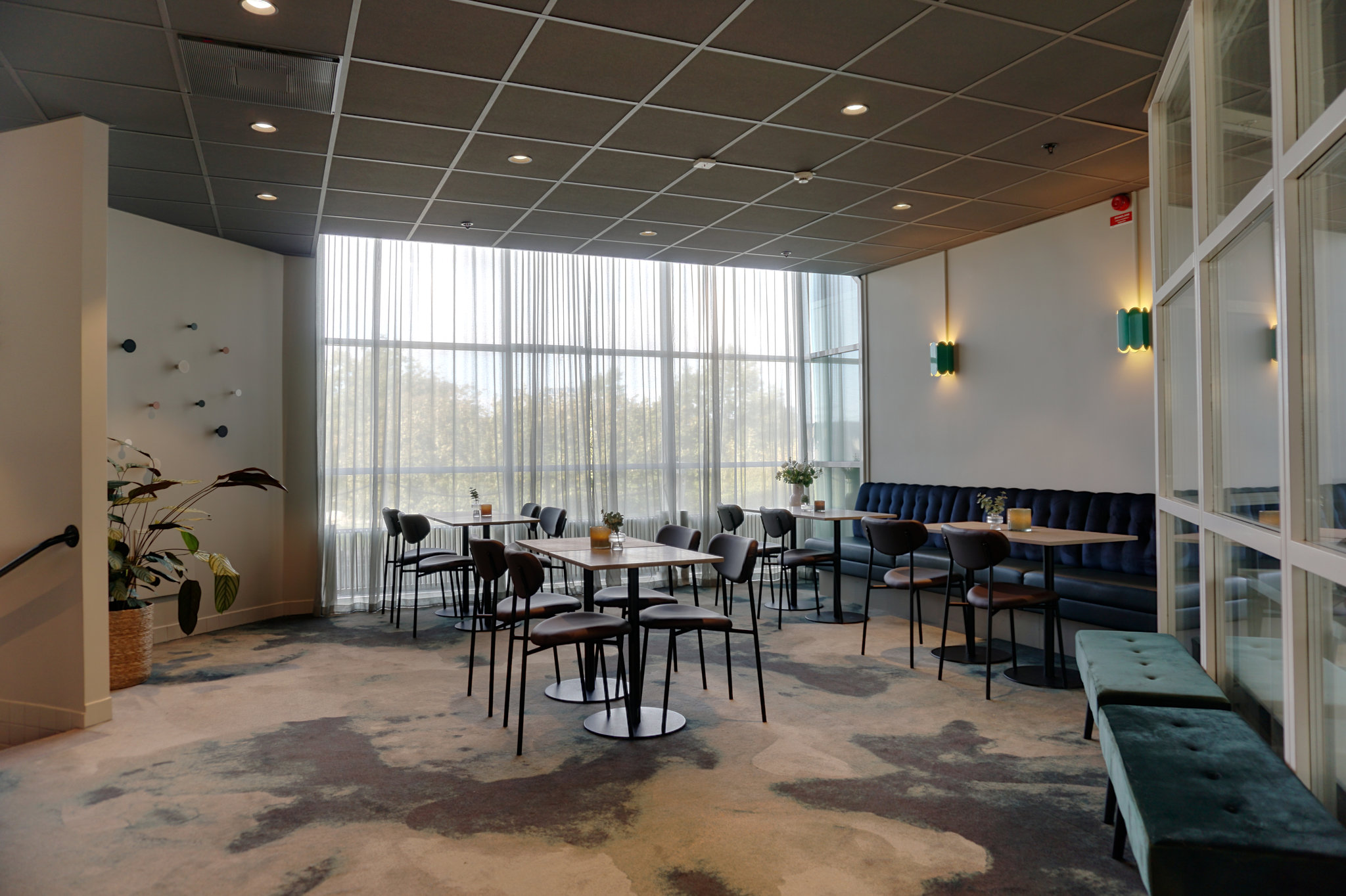20580_the-breakfast-room-first-hotel-j_nk_ping-j_nk_ping_S