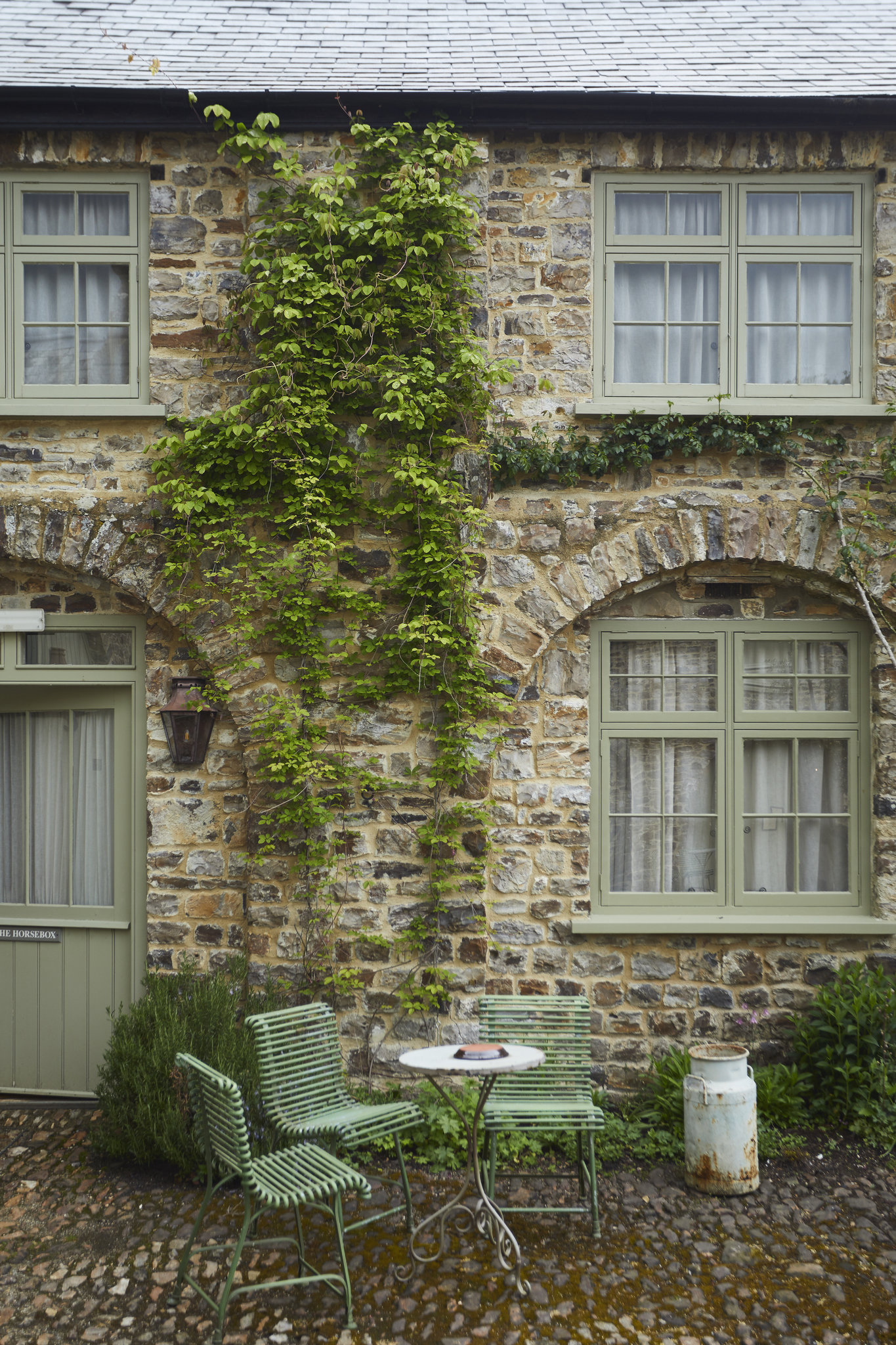 Stableyard_seating_S