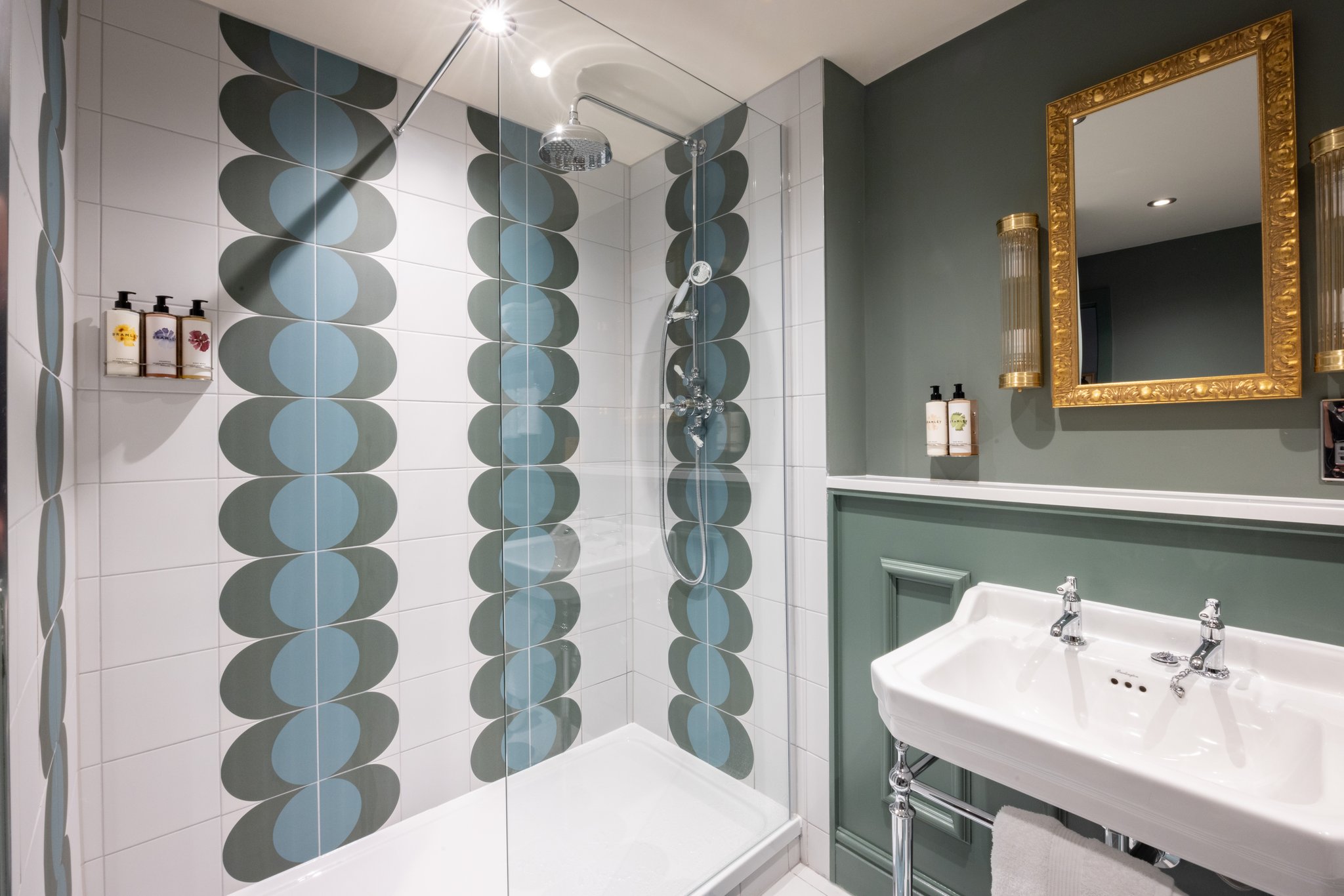 Luxe_Bathroom2_S