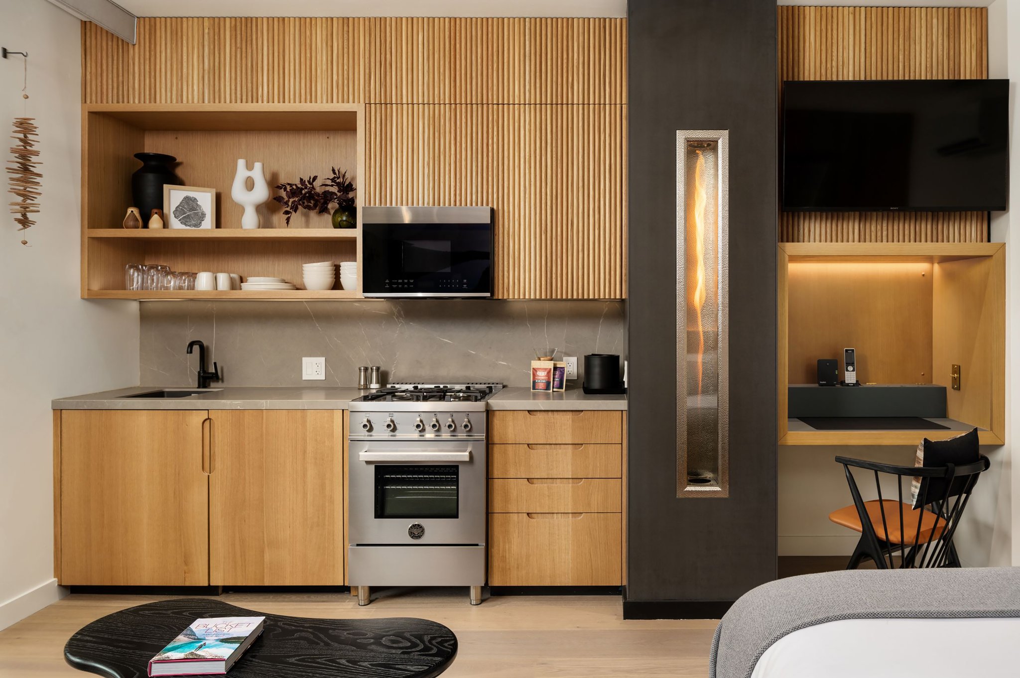 Alpine_Room_Kitchen_and_desk_S
