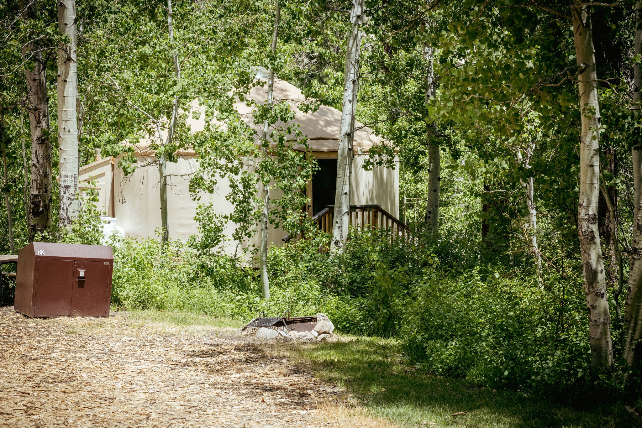 Yurt21_Outside2_S