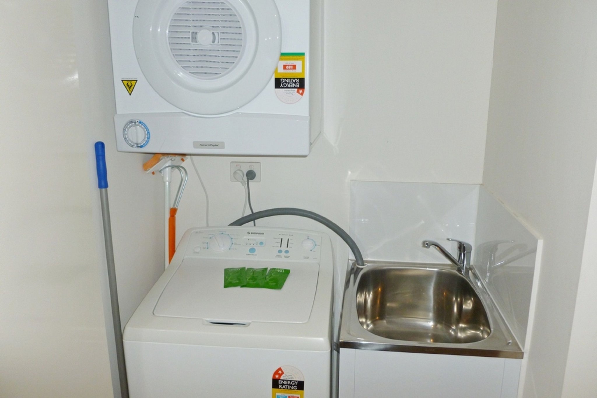 One_Bed-One_Bed_Superior_Marina_View_Apartment_Laundry_S