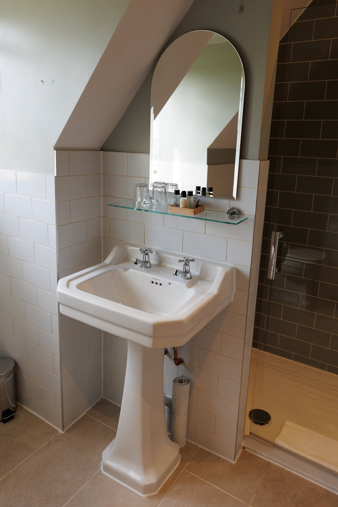 Deluxe_Double_Bathroom_S