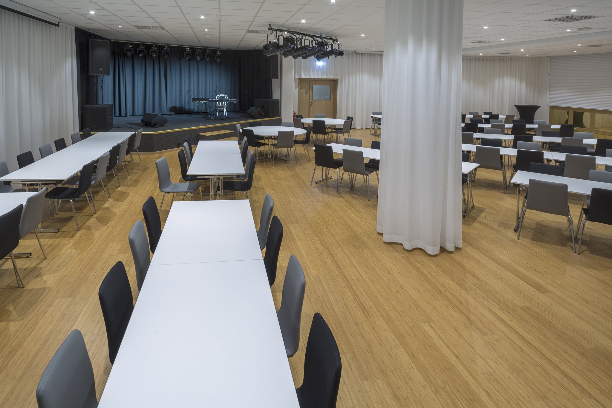 Conference-03_S