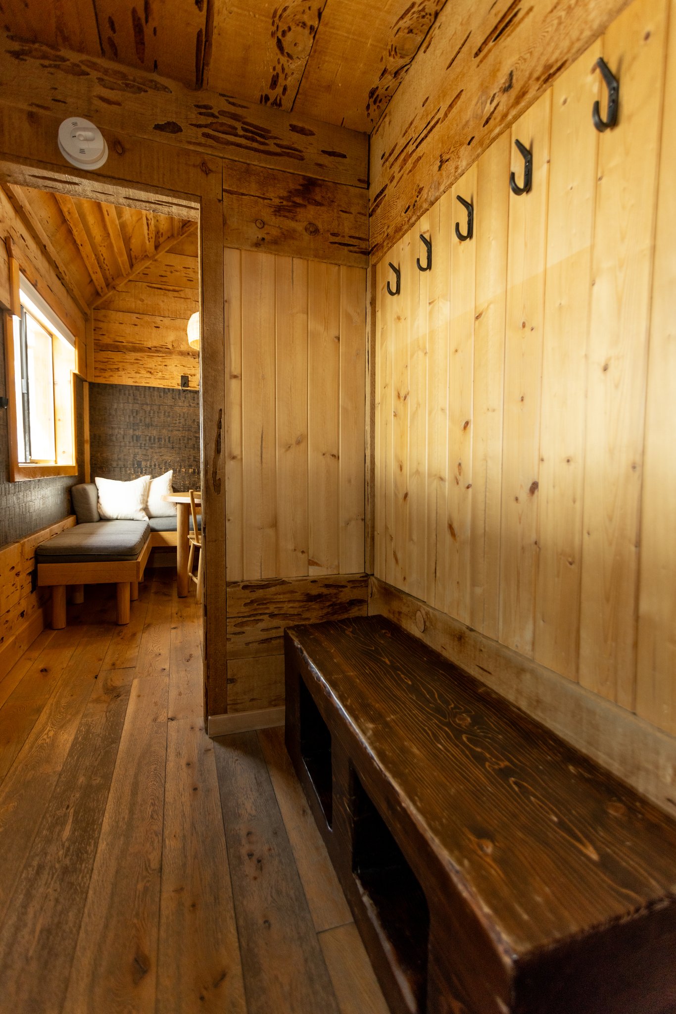 Knotty_Pine_entry_way_S