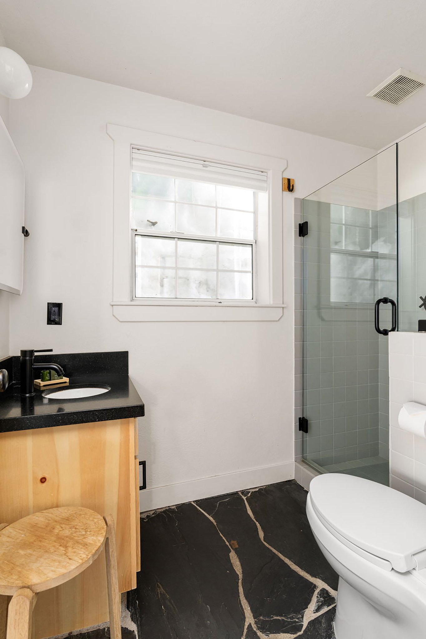 Sierra_House_bathroom_S