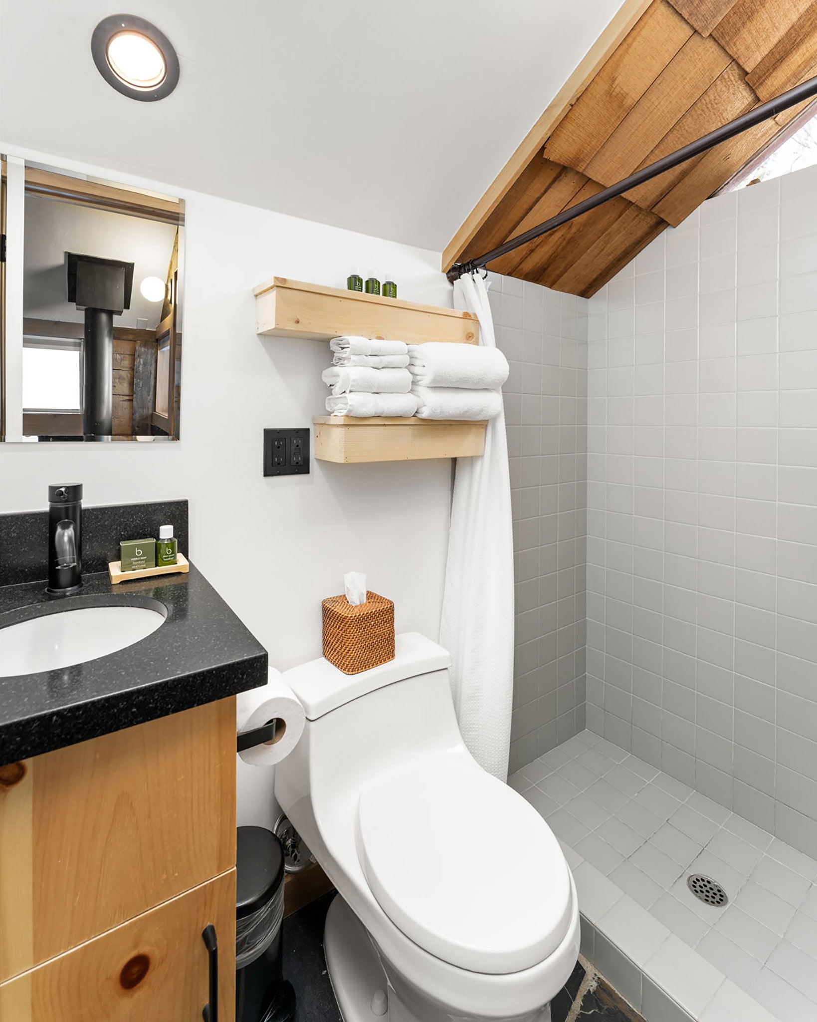 Waterfir_bathroom_S