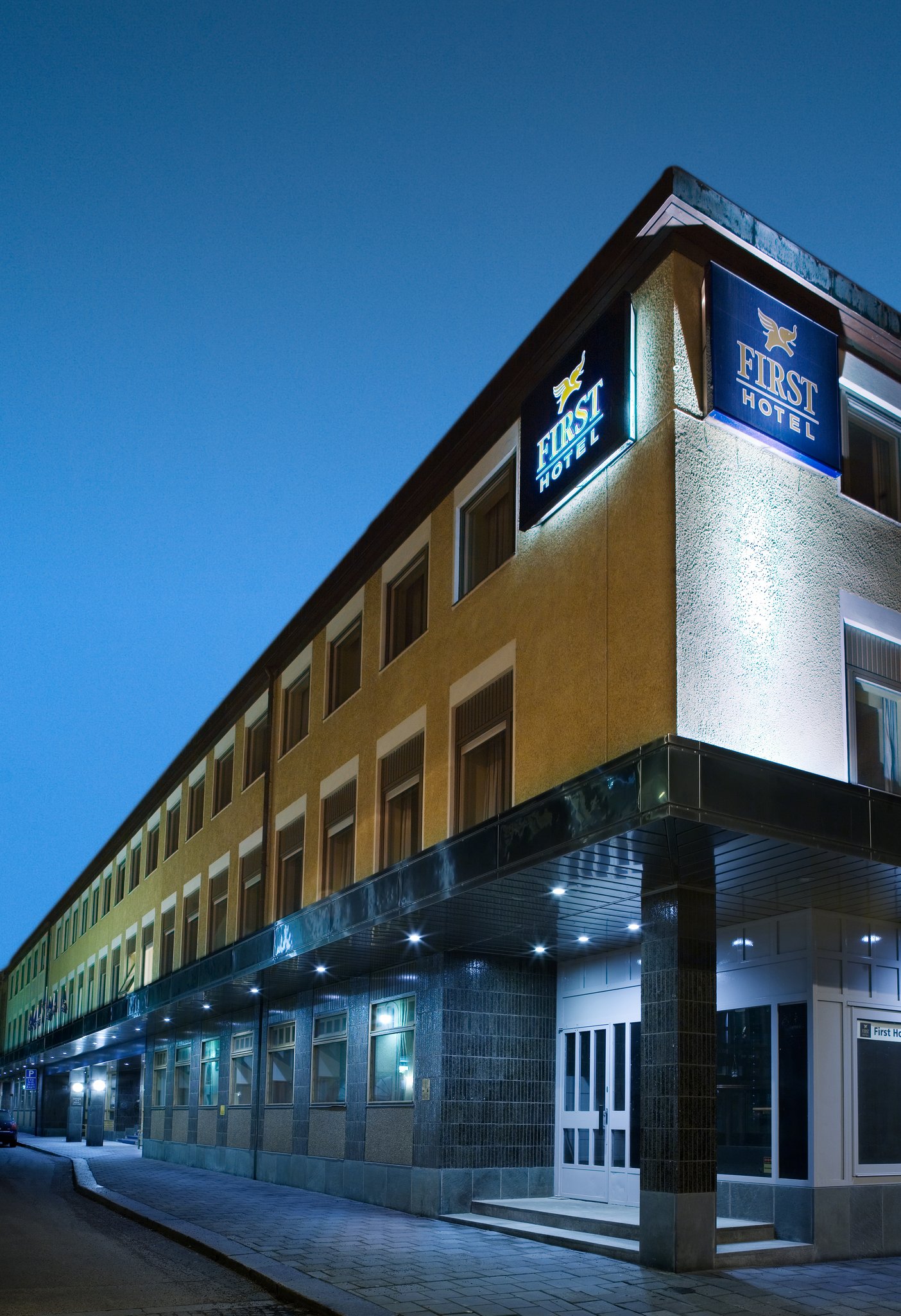 711_facade-first-hotel-witt-kalmar_1877_0_S