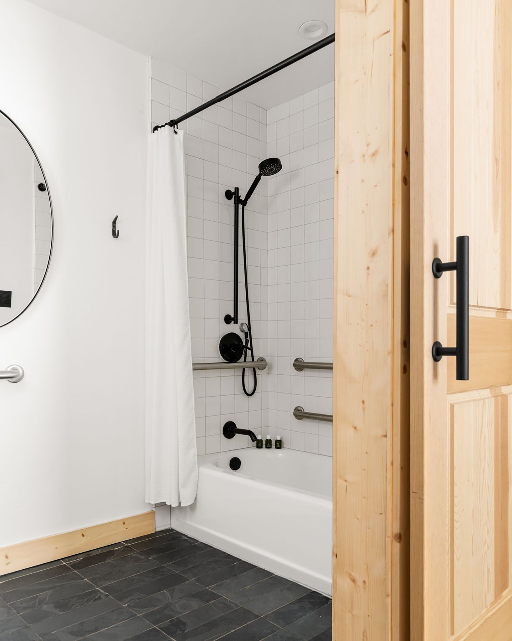 Aspen_bathroom_S