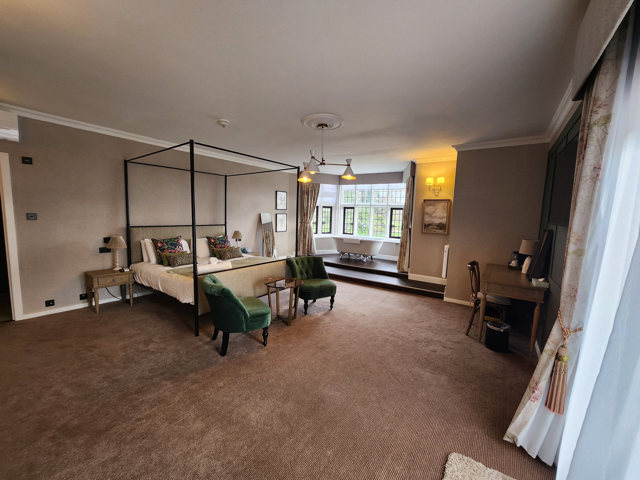 Four_Poster_Room2_S