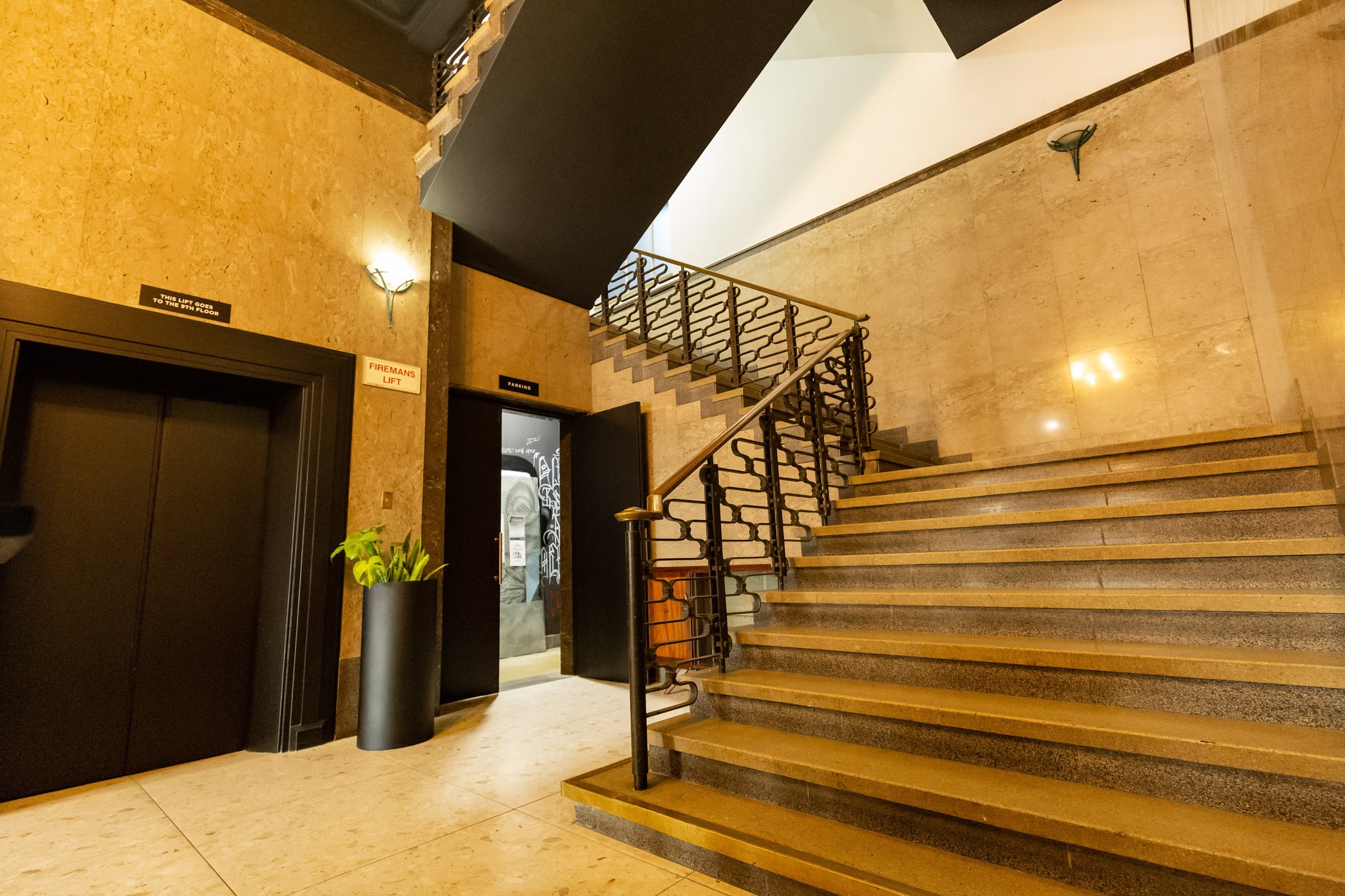 Lobby_S