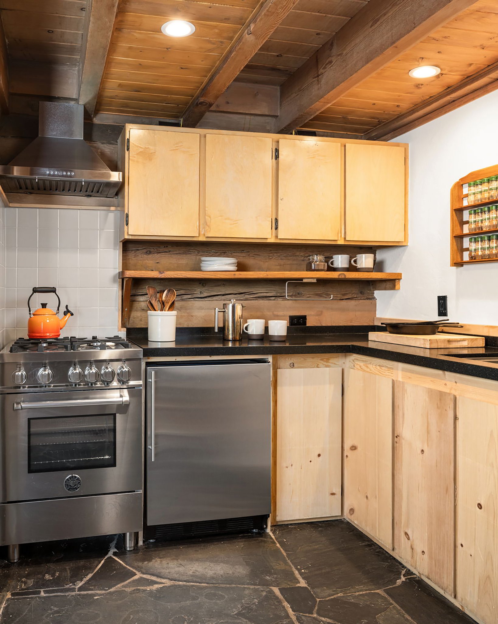 Norway_House_kitchen_S