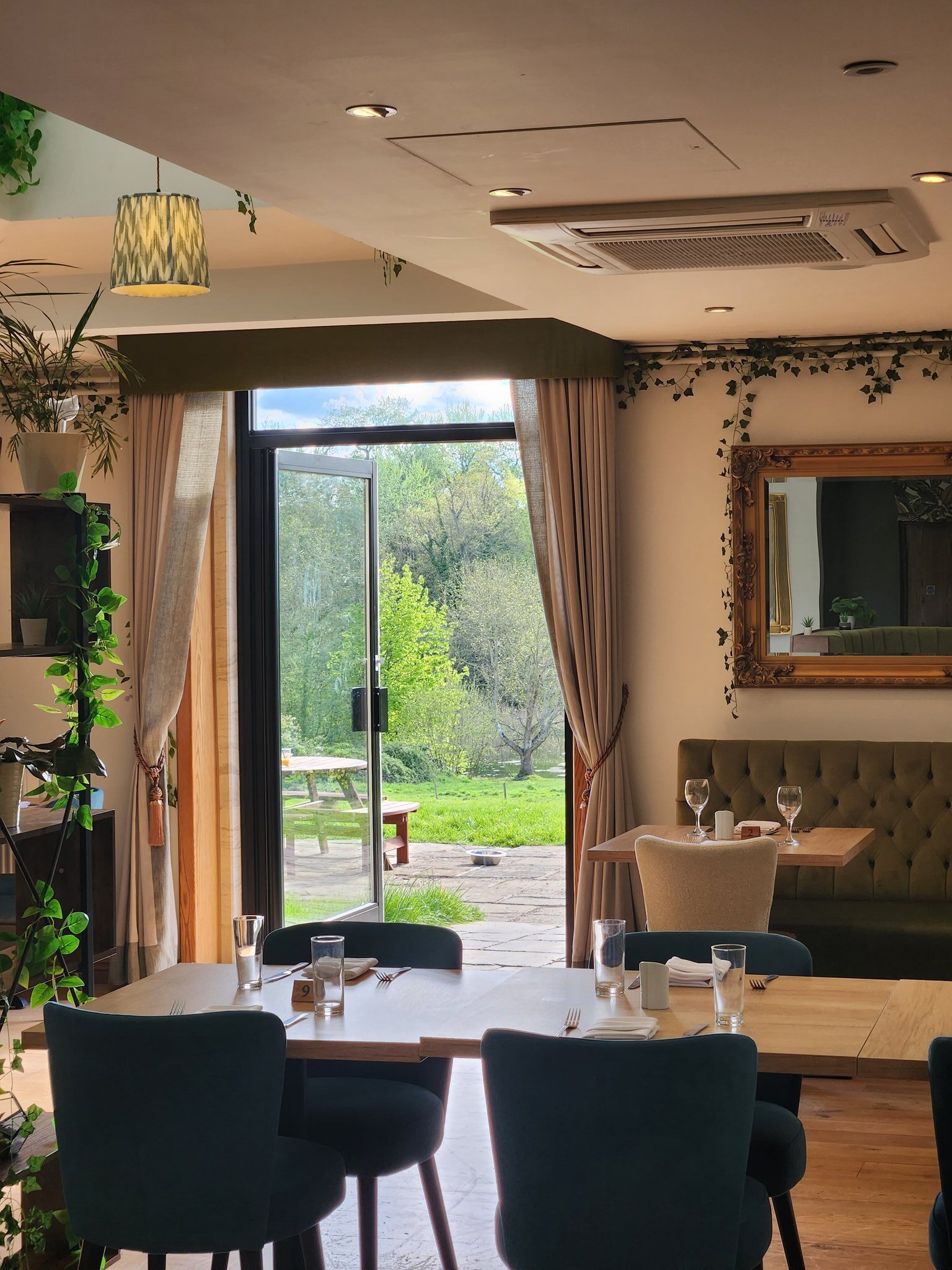 Restaurant2_S