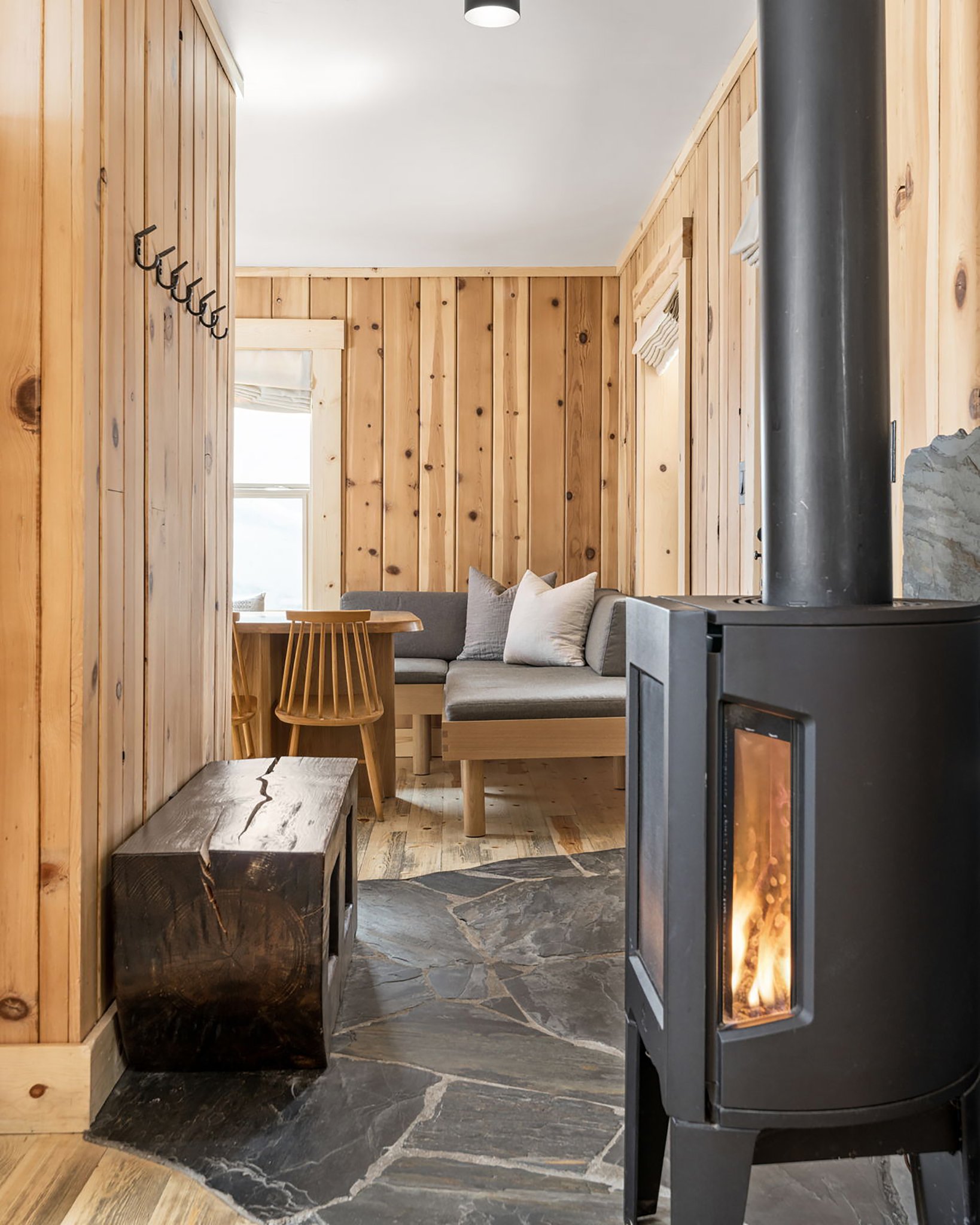 Ponderosa_Fireplace_S