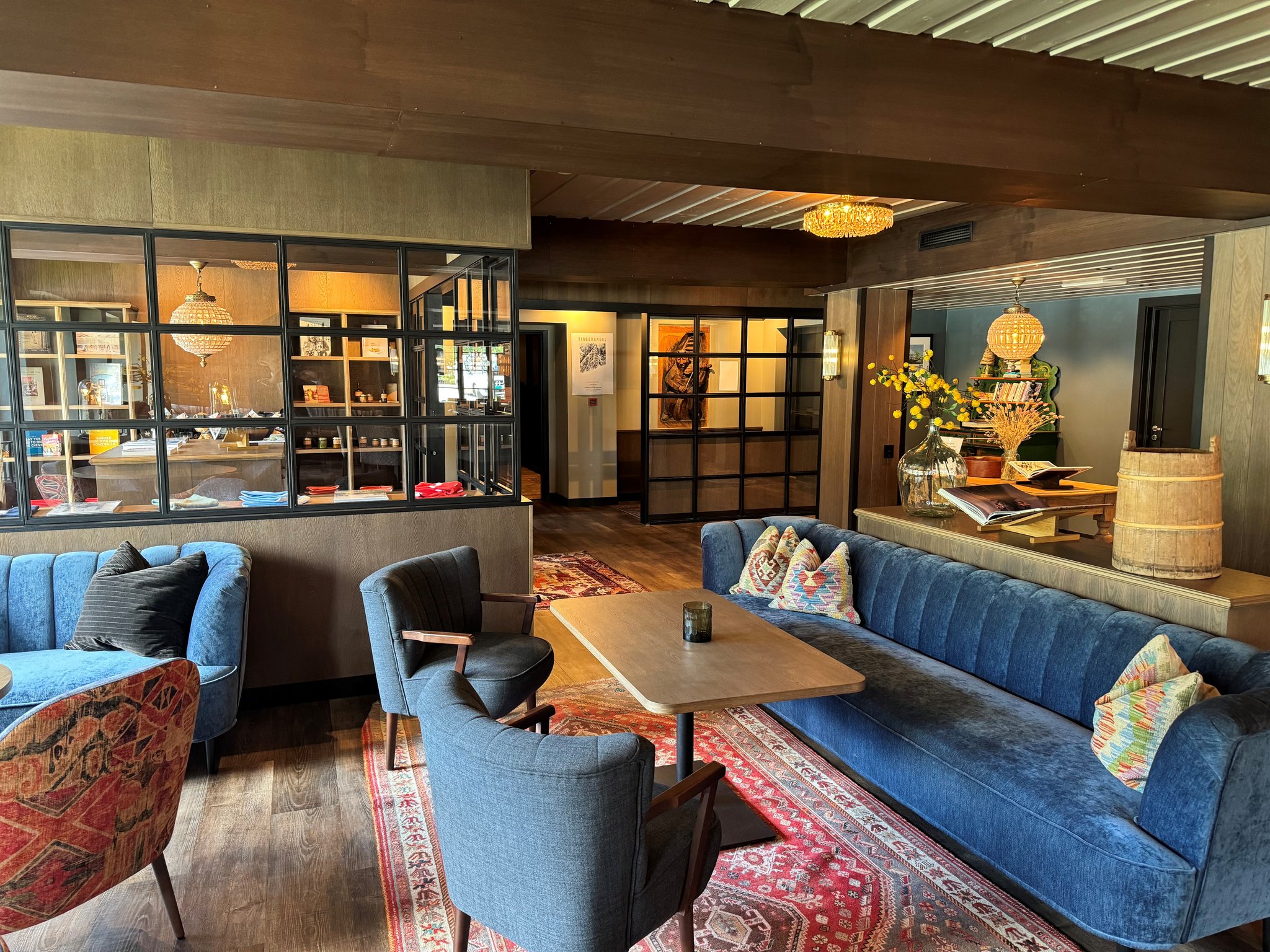lobby_S