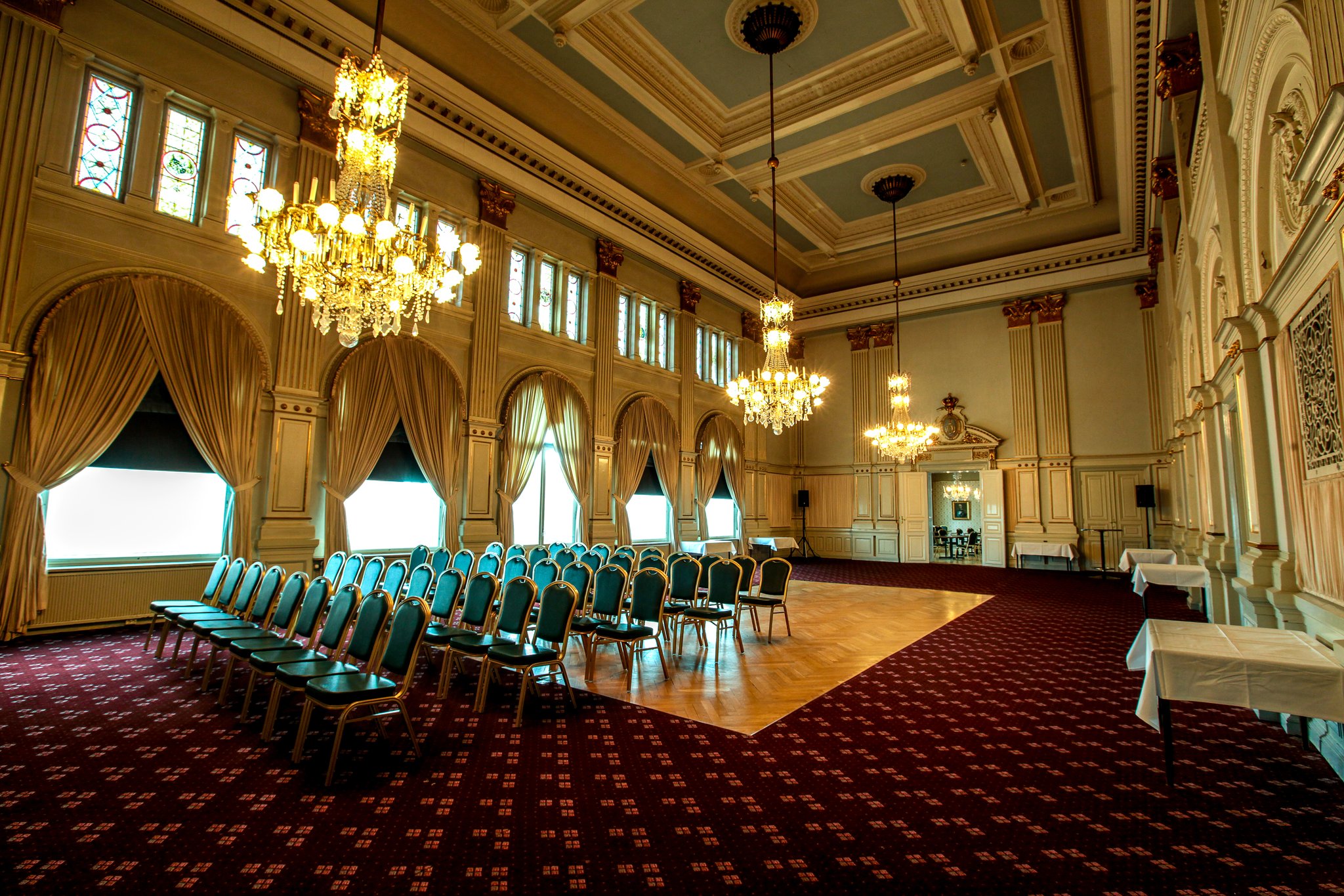 Hall-05_S