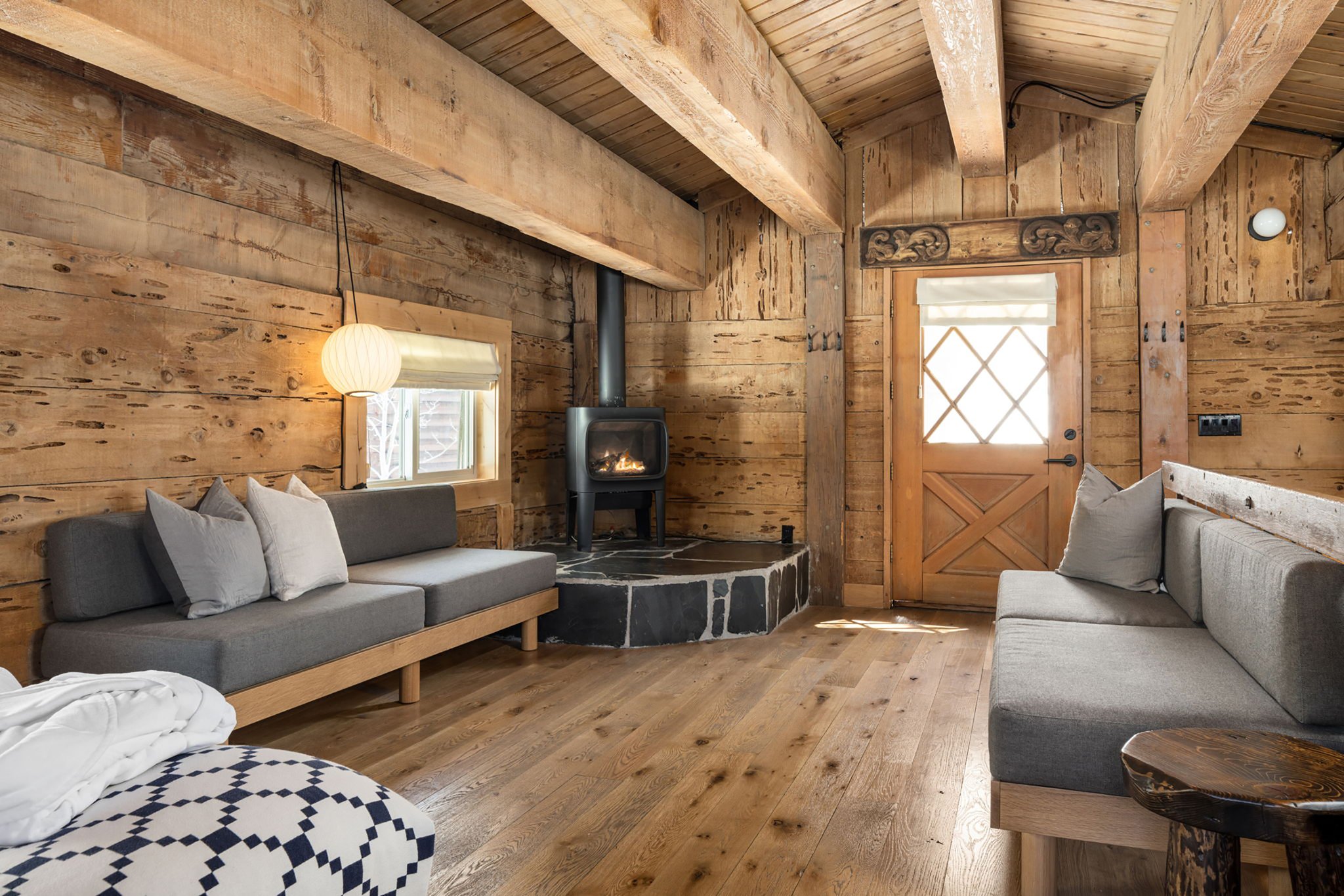 Norway_House_fireplace_S