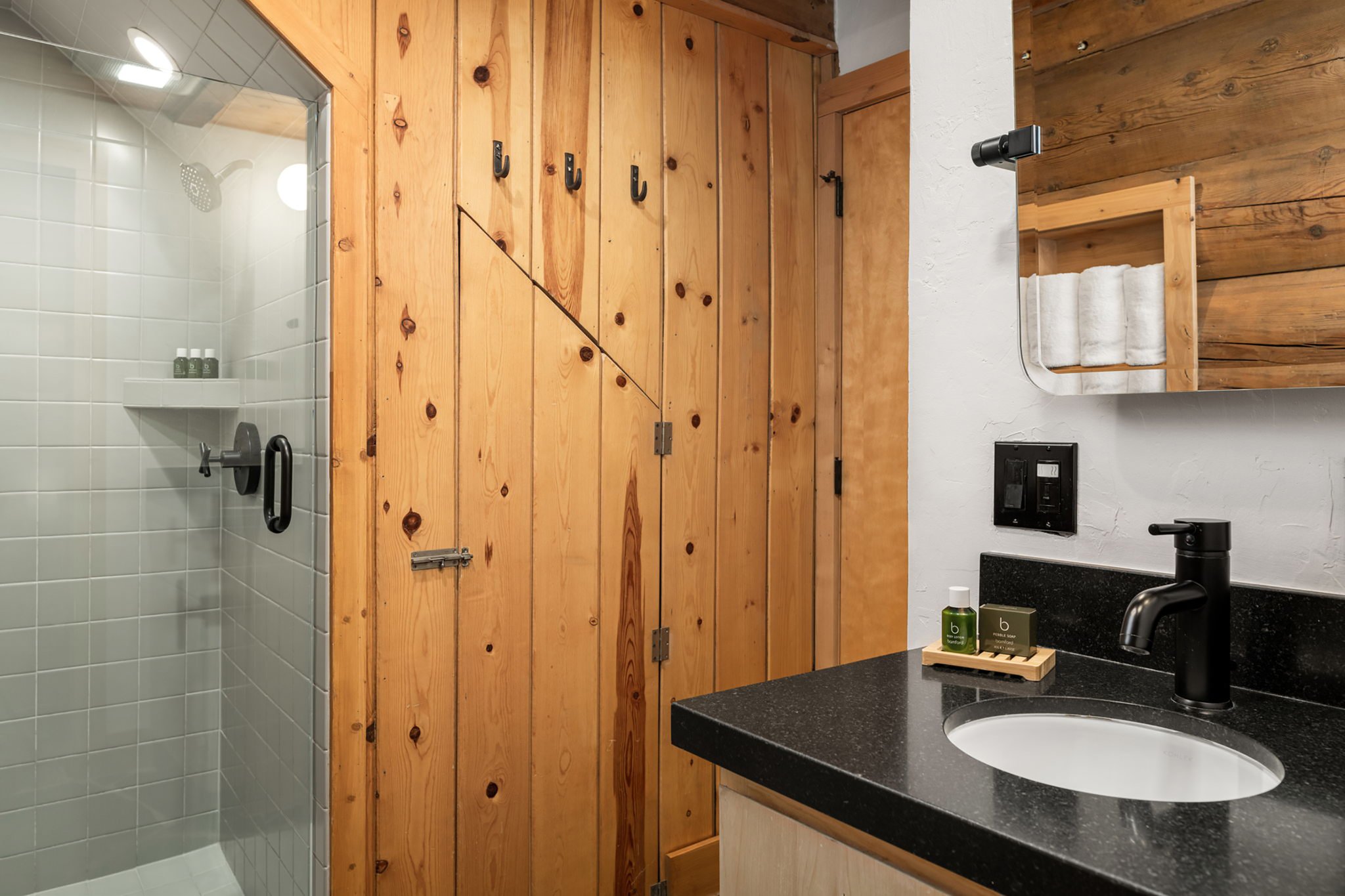 Norway_House_bathroom_S