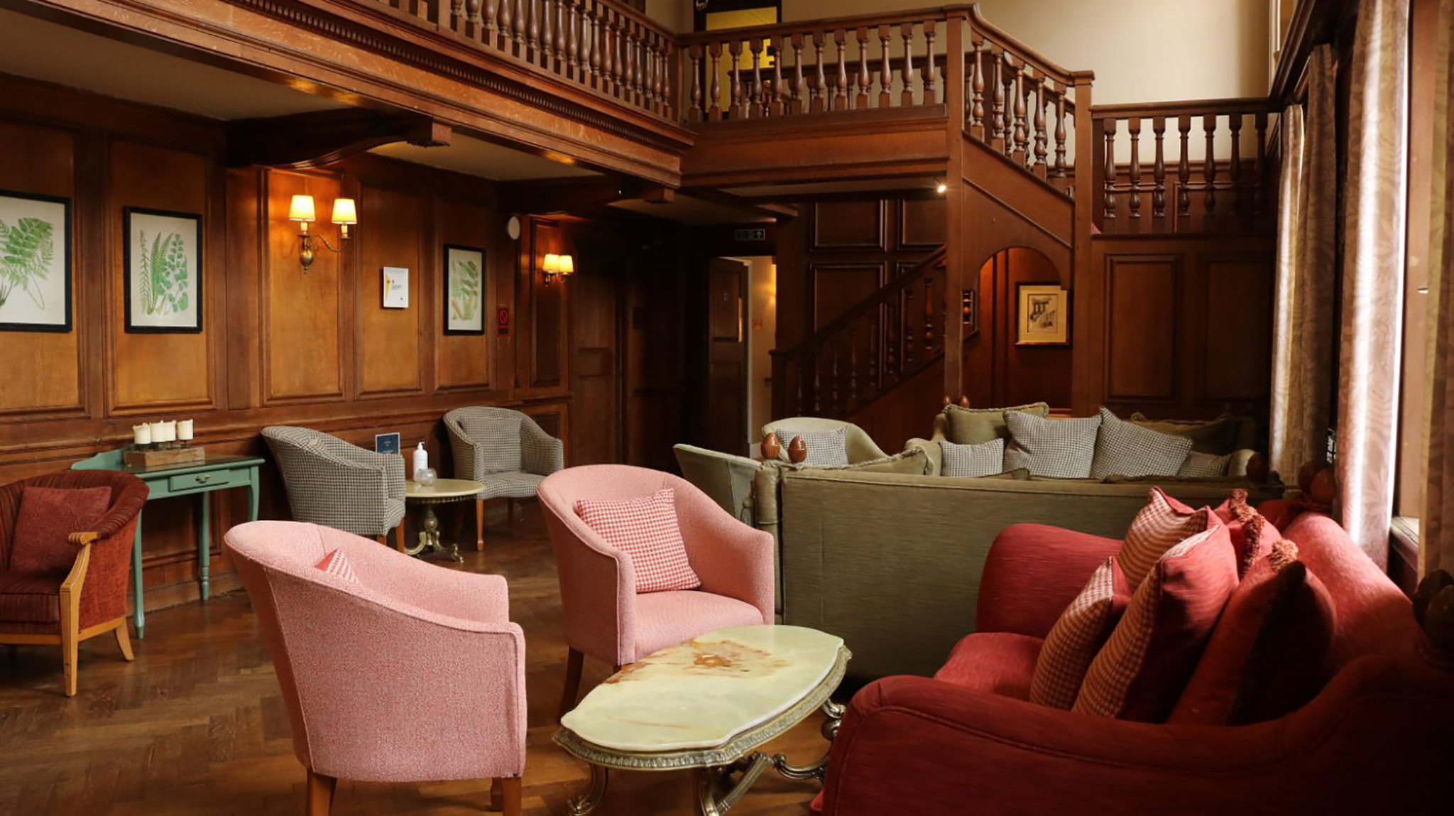 Gallery_Lounge_S