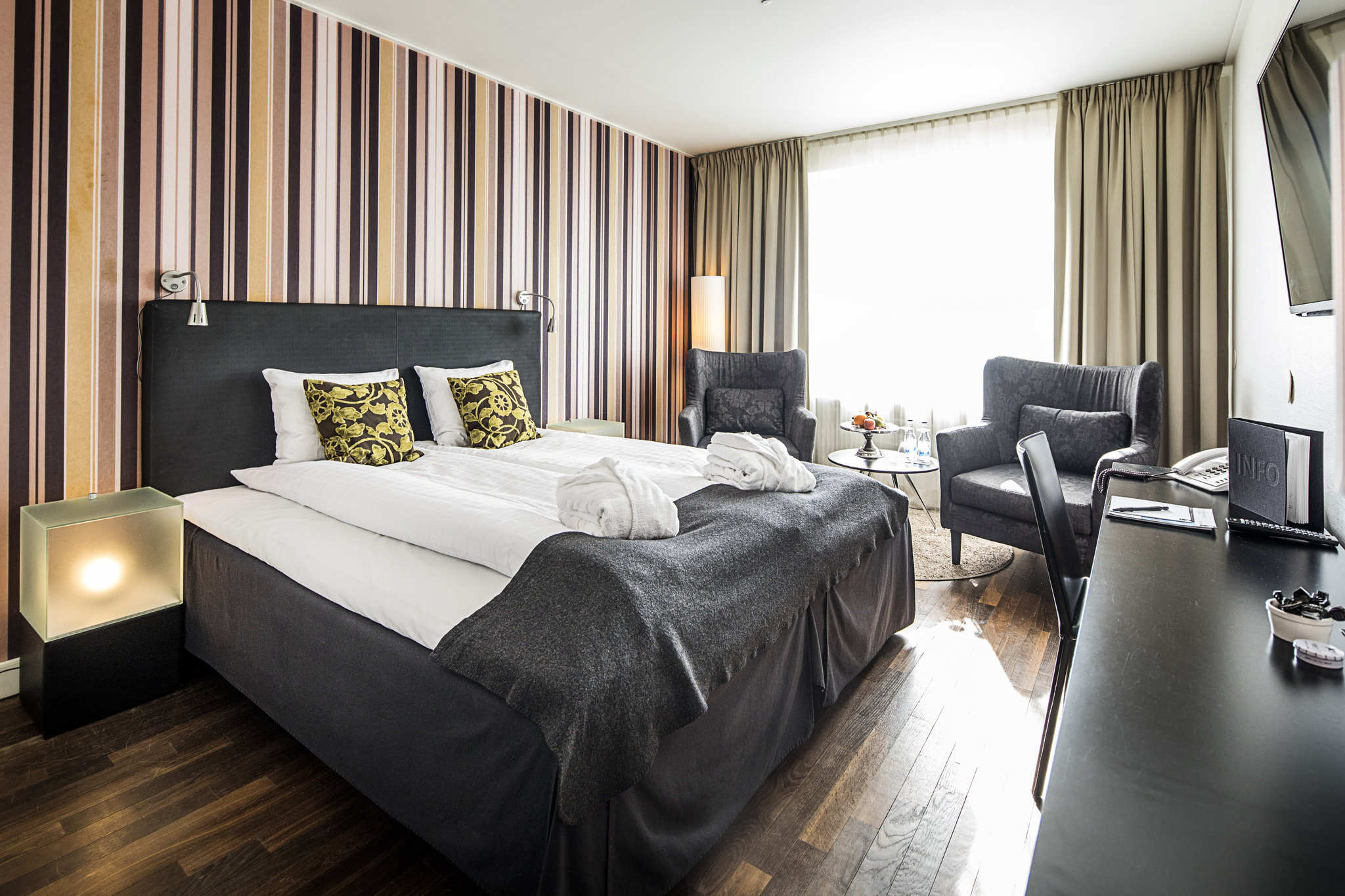 deluxe-double-room-first-hotel-witt-kalmar_07_S