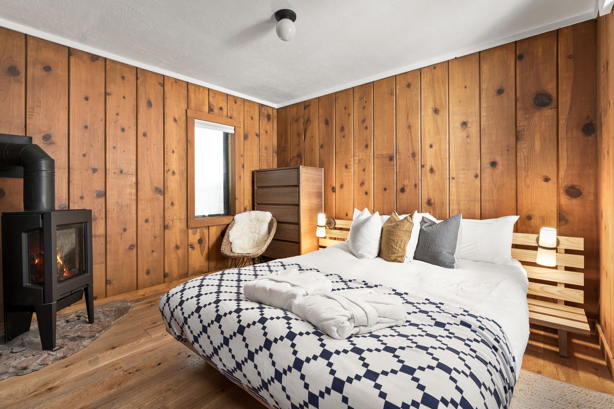 Redwood_Bedroom_S