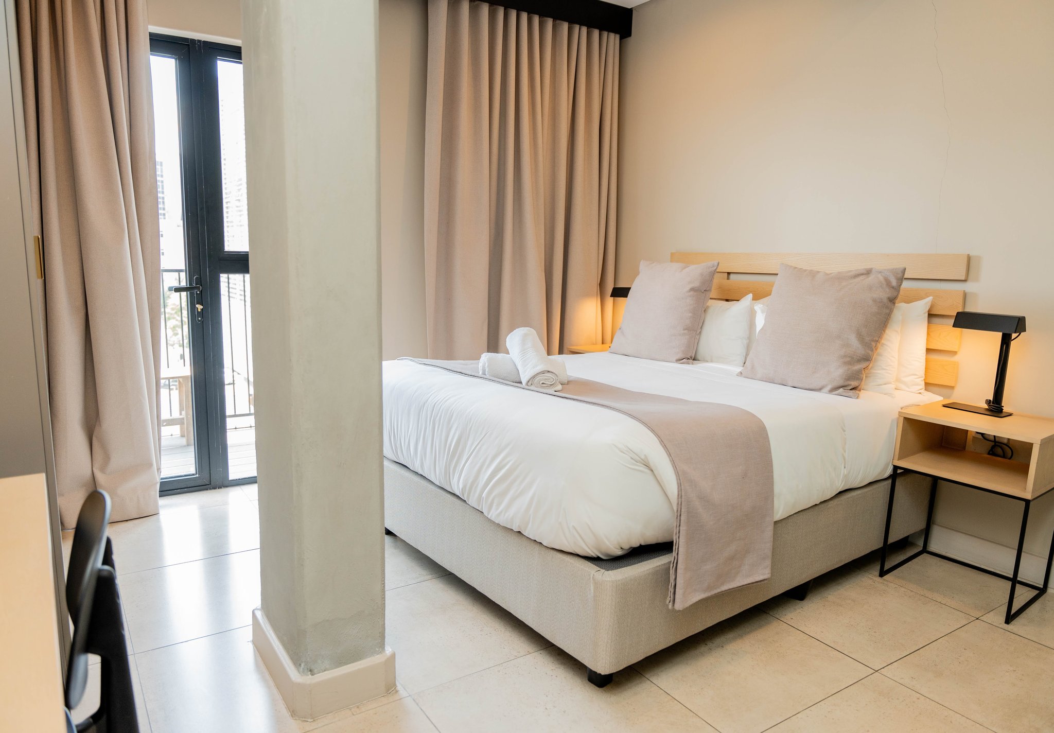 One_Bedroom_Suite_Balcony_7_S