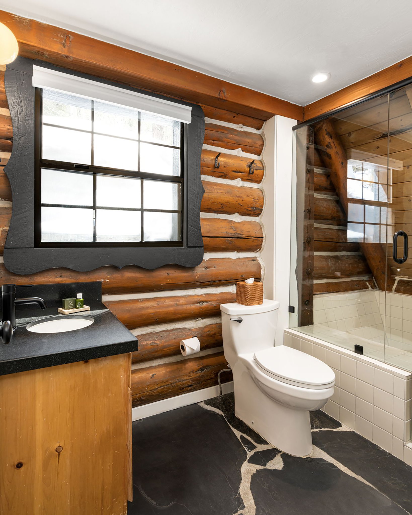 St_Nick_Bathroom_S