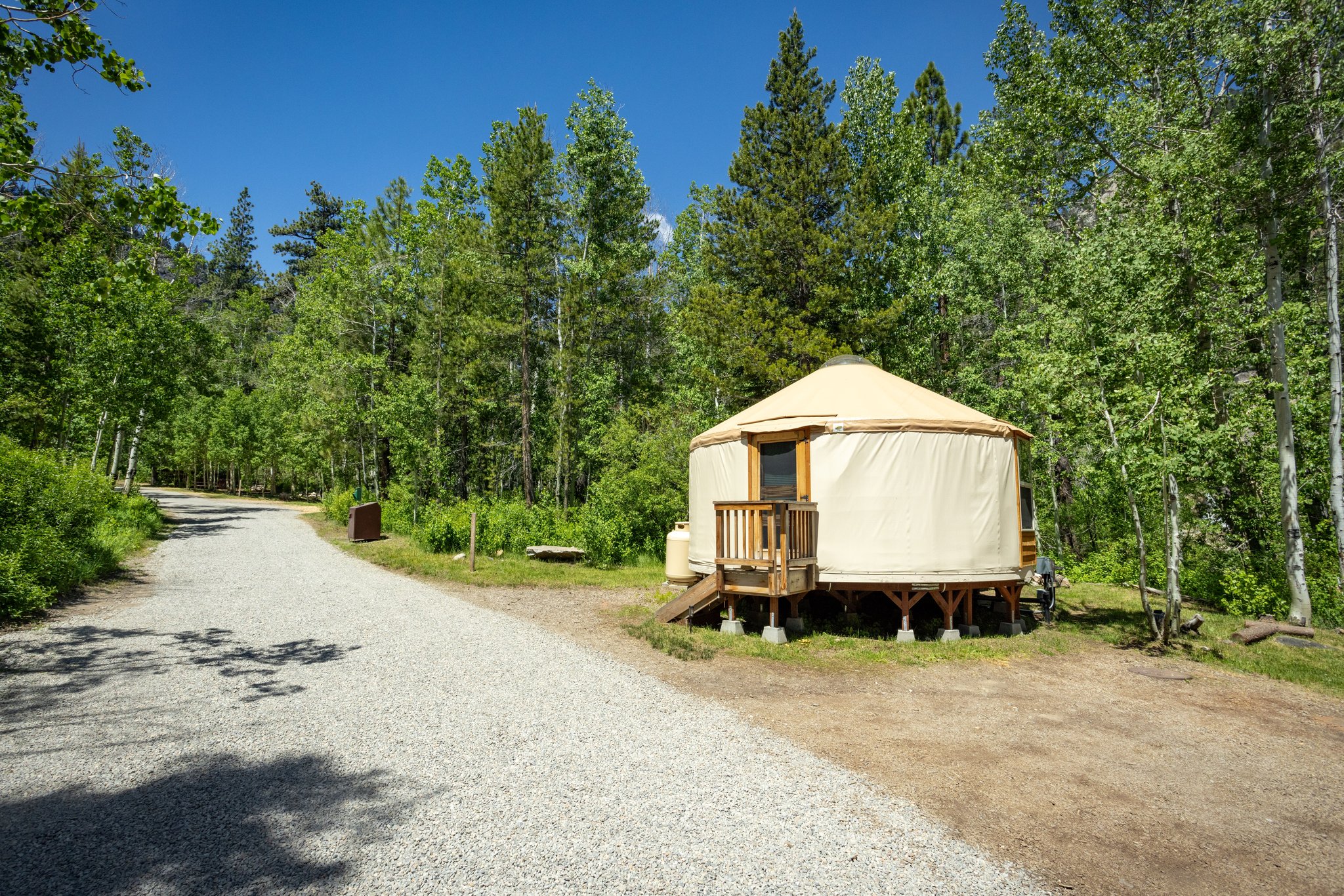 Yurt24_Outside2_S