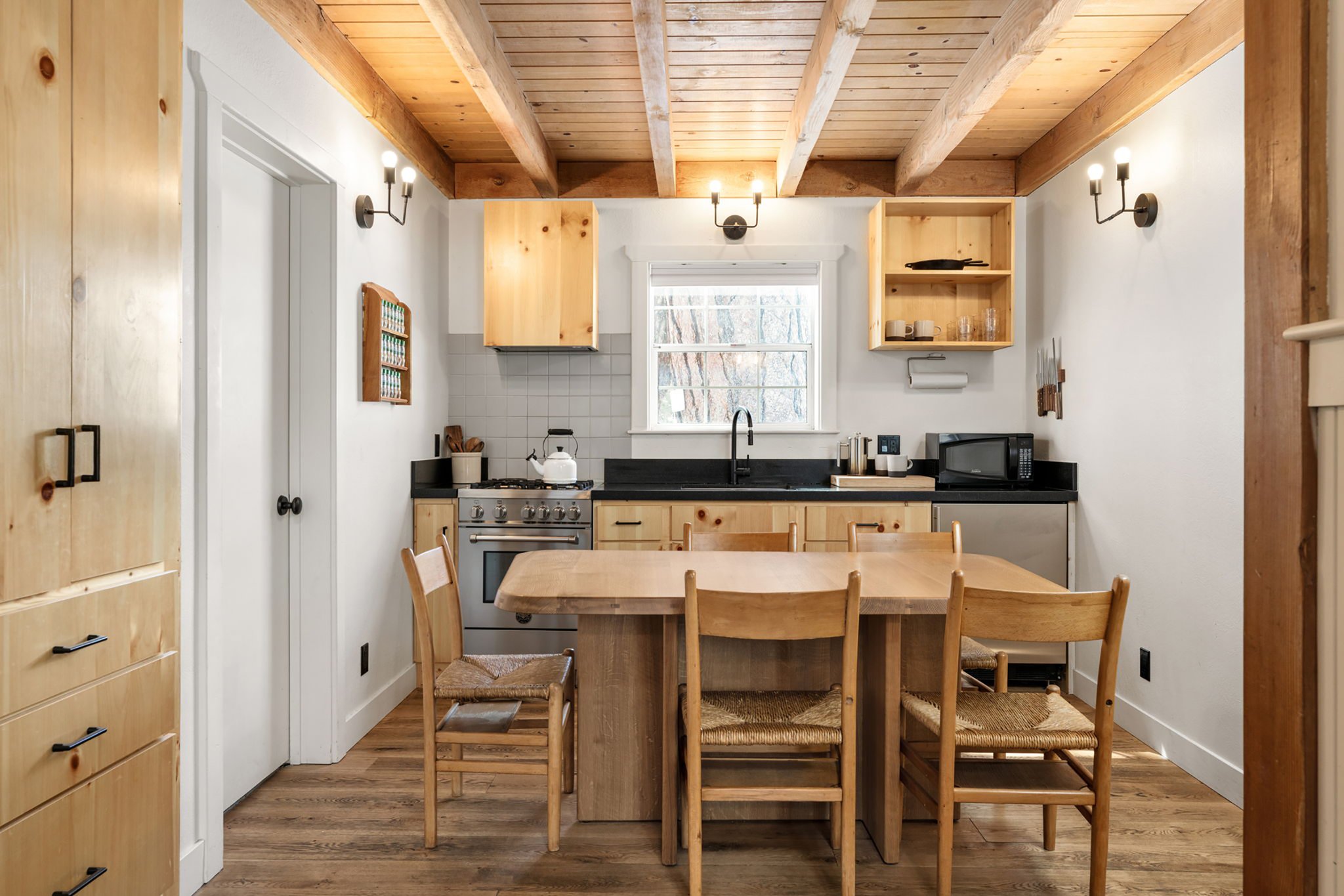 Sierra_House_kitchen_S