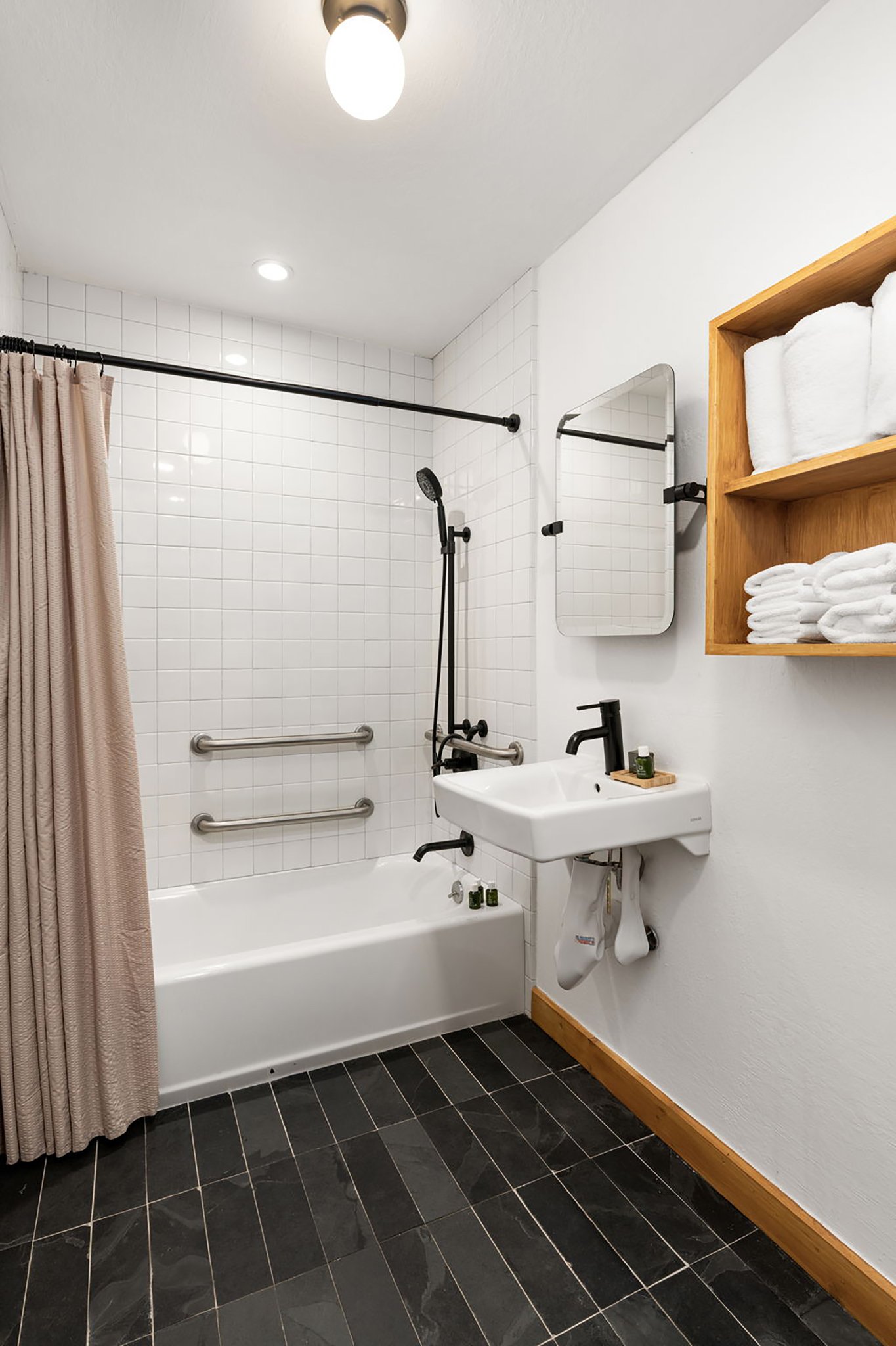 Homestead_Bathroom_S