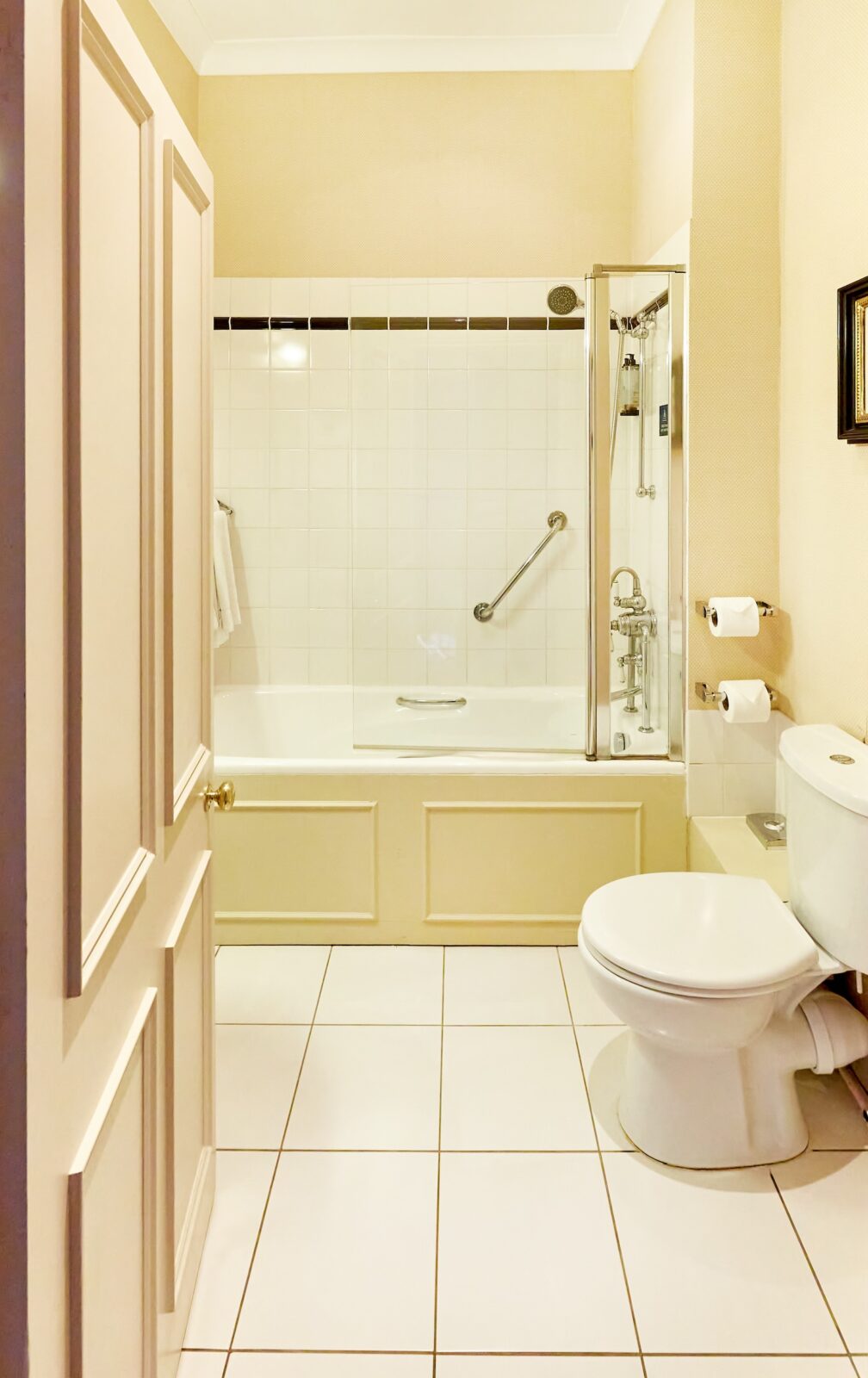 Superior-bathroom.-CHESTER-2
