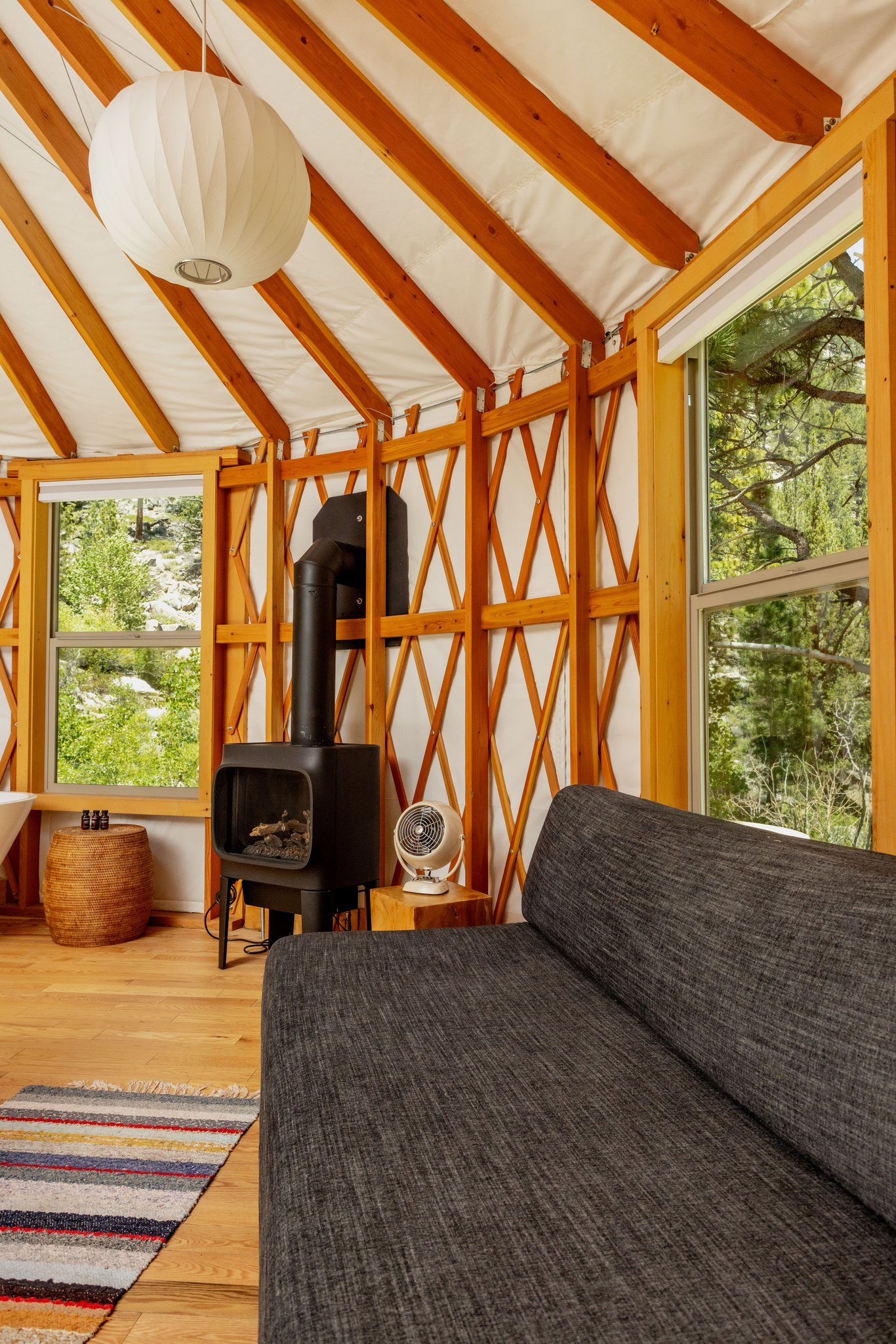 Yurt12_couch_S