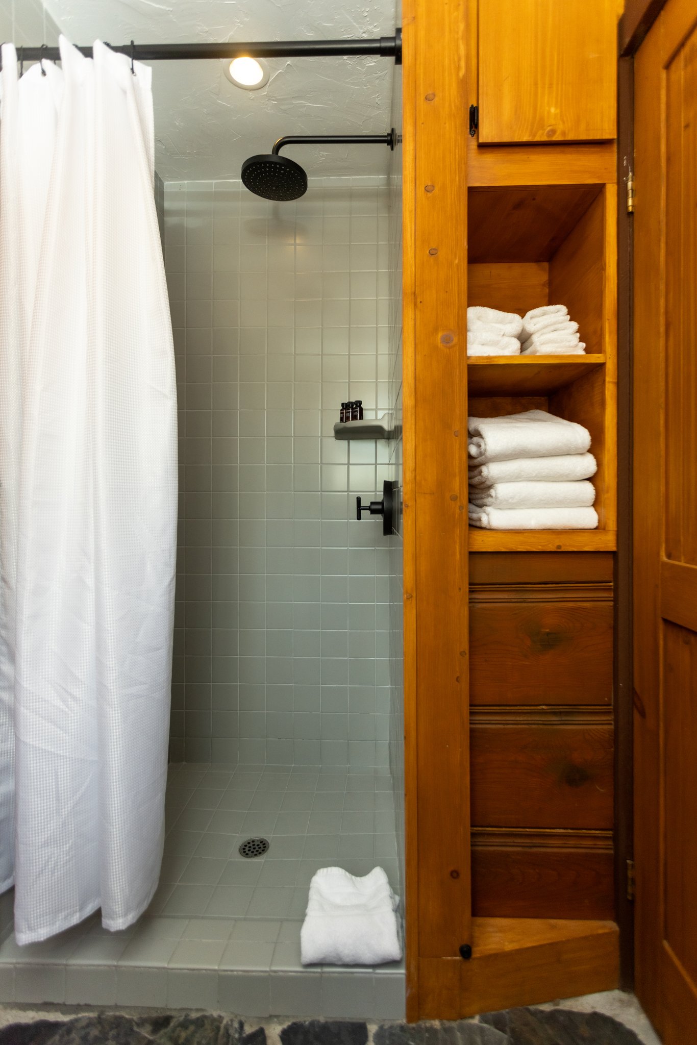 Cedar_shower_S